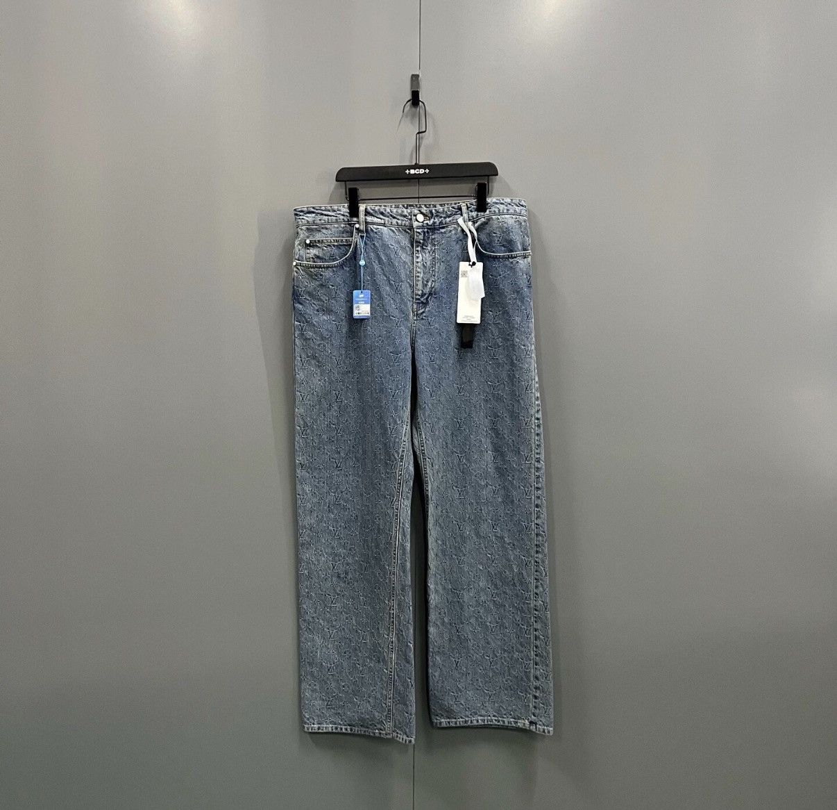 Louis Vuitton Louis Vuitton Blue Monogram Denim Pants J41 Size 26" / US 2 / IT 38 - 1 Thumbnail