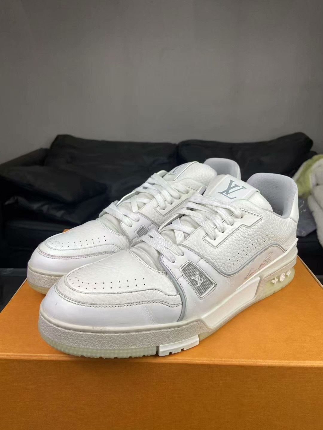 Louis Vuitton Louis Vuitton Training White Lowtop Sneakers 44 Men Size US 10.5 / EU 43-44 - 1 Thumbnail