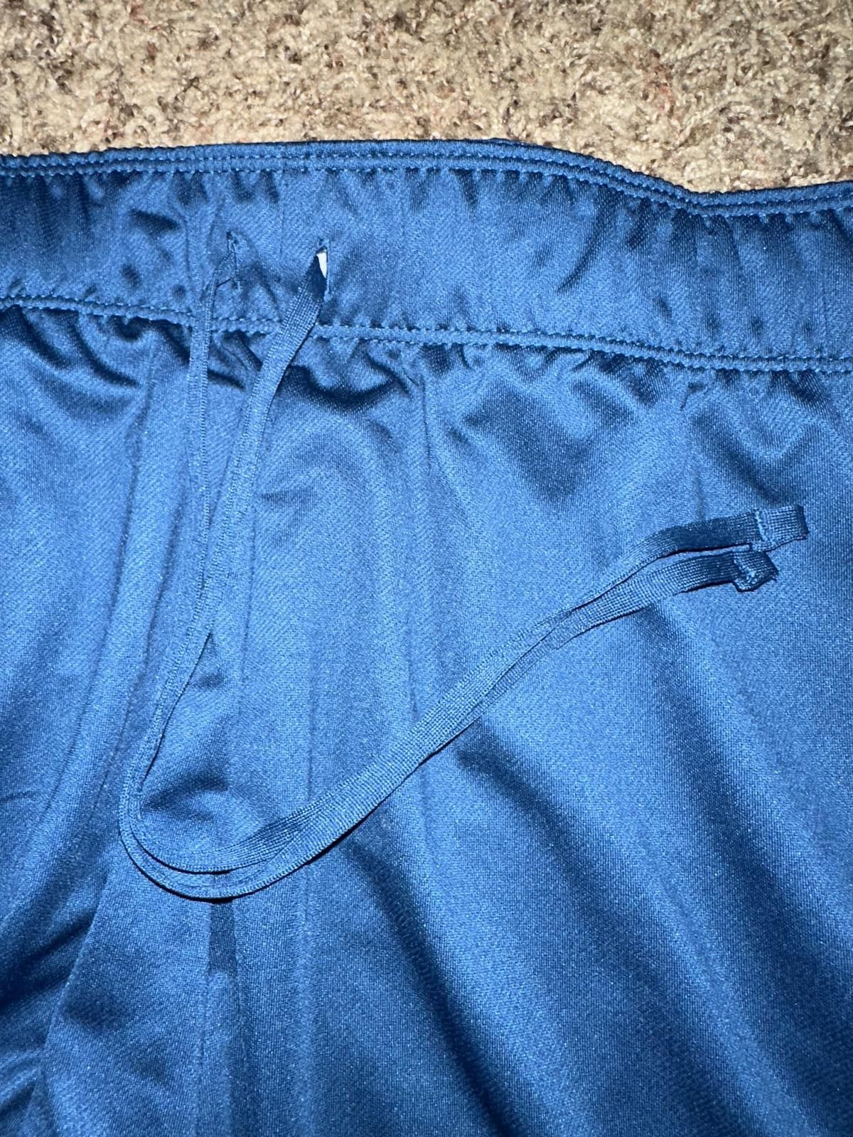 Nike Nike Women’s Dri-FIT Attack Training Shorts Size 26" / US 2 / IT 38 - 4 Thumbnail