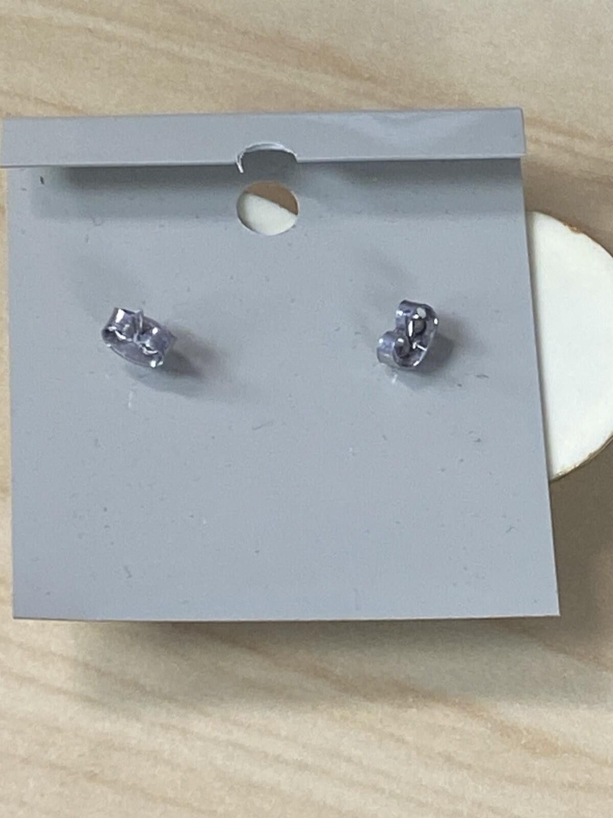 The Unbranded Brand Beautiful Gold Tone Cream Center Stud Earrings Size ONE SIZE - 6 Thumbnail