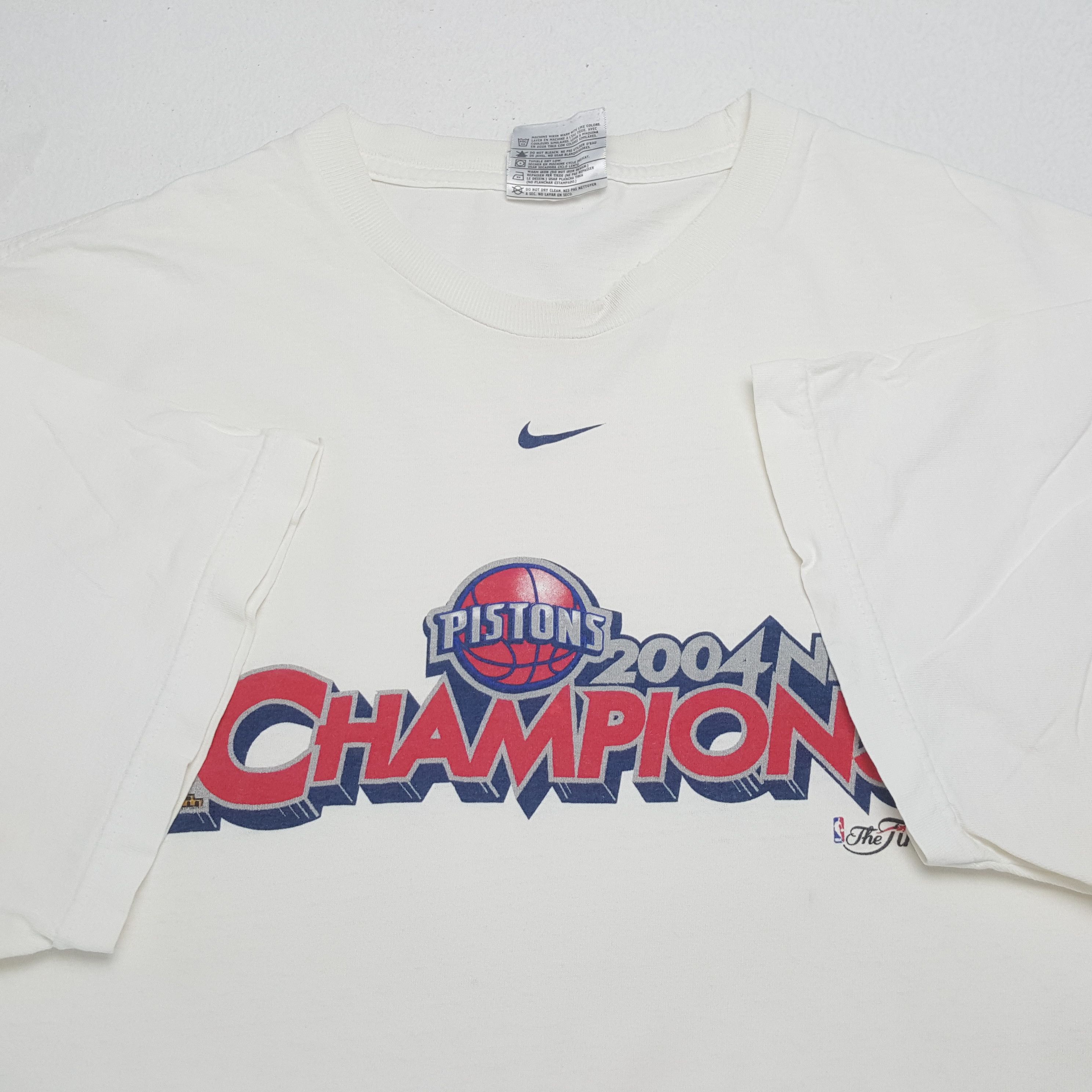 NBA × Nike × Vintage Vintage NIKE PISTON NBA 2004 American Basketball T-Shirts Size US XXL / EU 58 / 5 - 6 Thumbnail