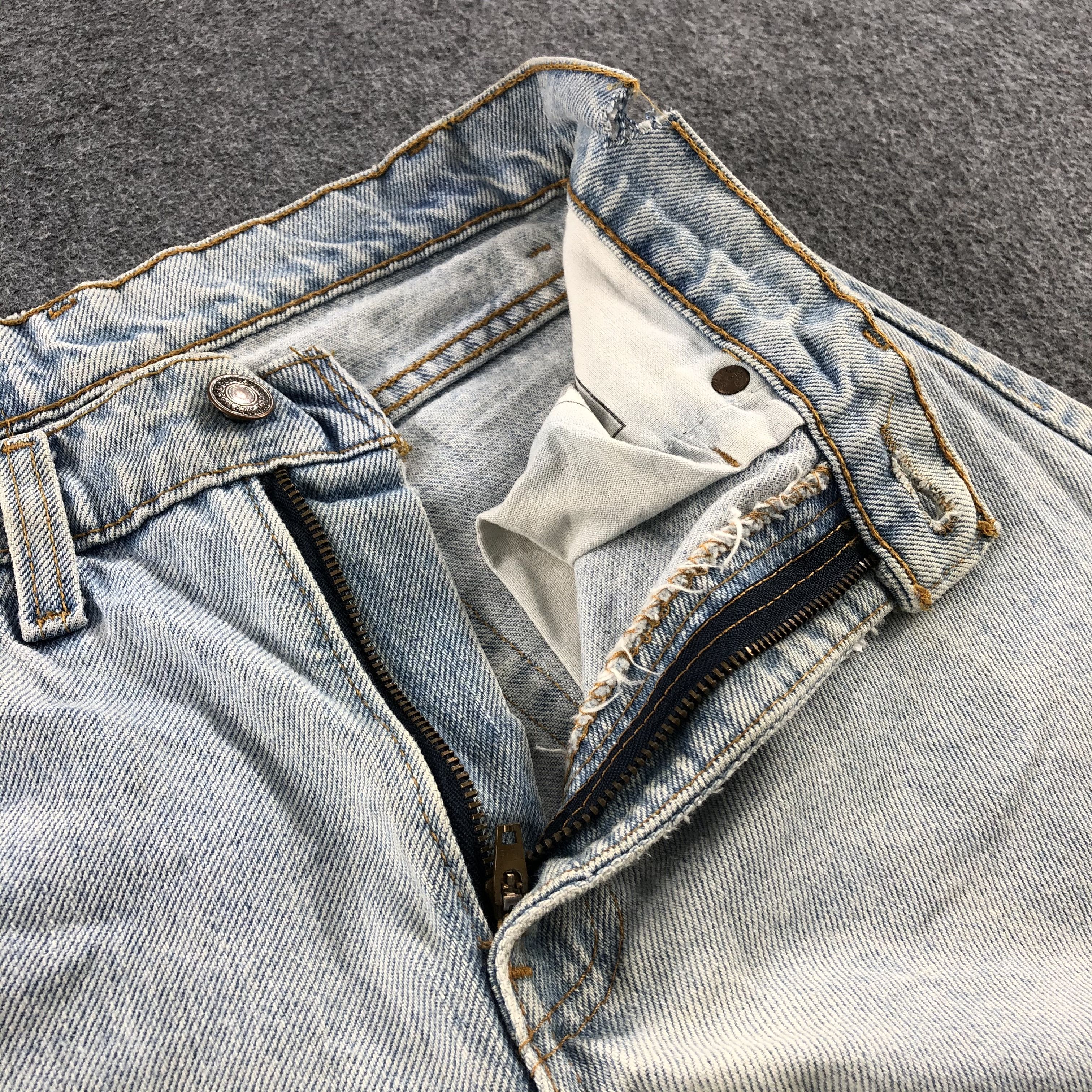 Levi's Light Wash Vintage Levis 550 Jeans-J1135 Size US 27 - 8 Thumbnail