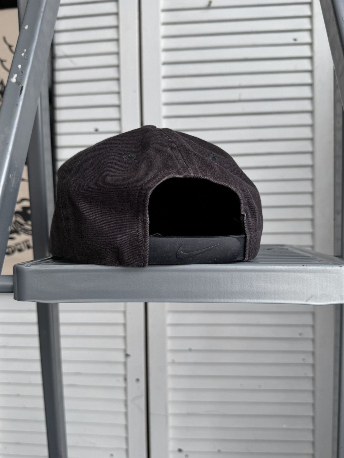 Nike Vintage Nike Faded Black Swoosh Cap Deep Fit Size ONE SIZE - 5 Thumbnail