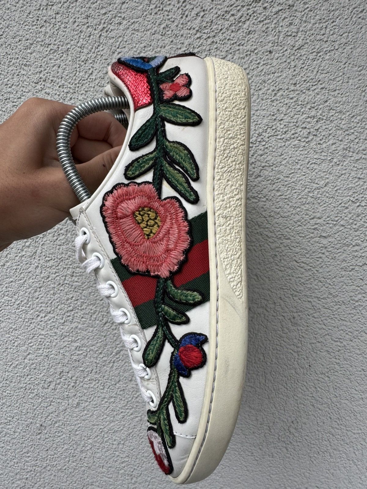 Gucci Gucci Authentic White Floral sneakers Size 36 Size US 6 / IT 36 - 11 Thumbnail
