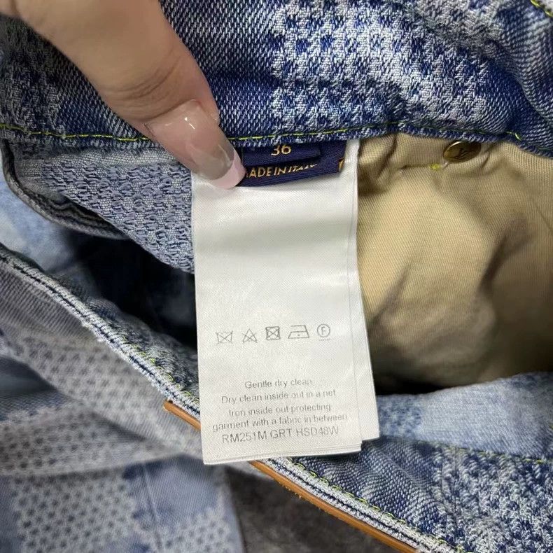 Louis Vuitton Louis Vuitton 25 New Blue Washed Button Jacquard Long Jean Size US 36 / EU 52 - 3 Thumbnail