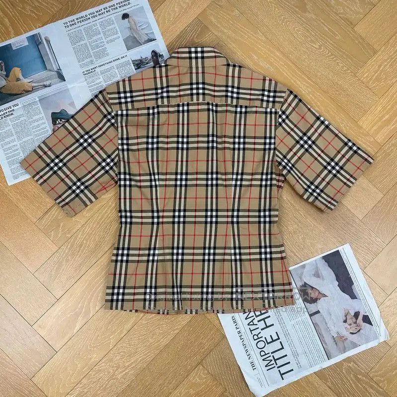 Burberry Burberry Multicolor Checked Women's Shirt. Size M / US 6-8 / IT 42-44 - 1 Thumbnail