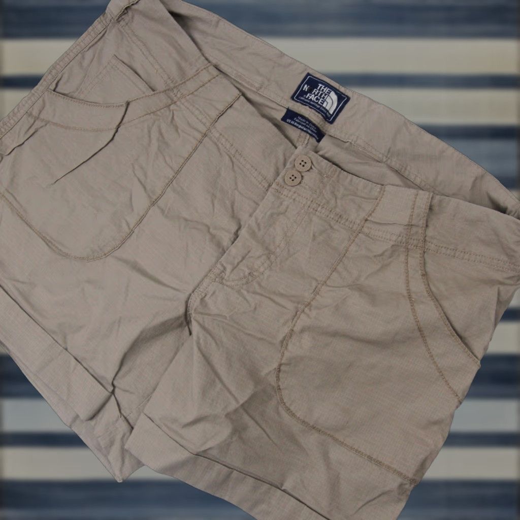 The North Face VINTAGE The North Face Womens Hiking Shorts HIking Tan 14 Regular Womens 14 Tan Hiking Shorts 90s? Size 36" / US 14 / IT 50 - 1 Thumbnail