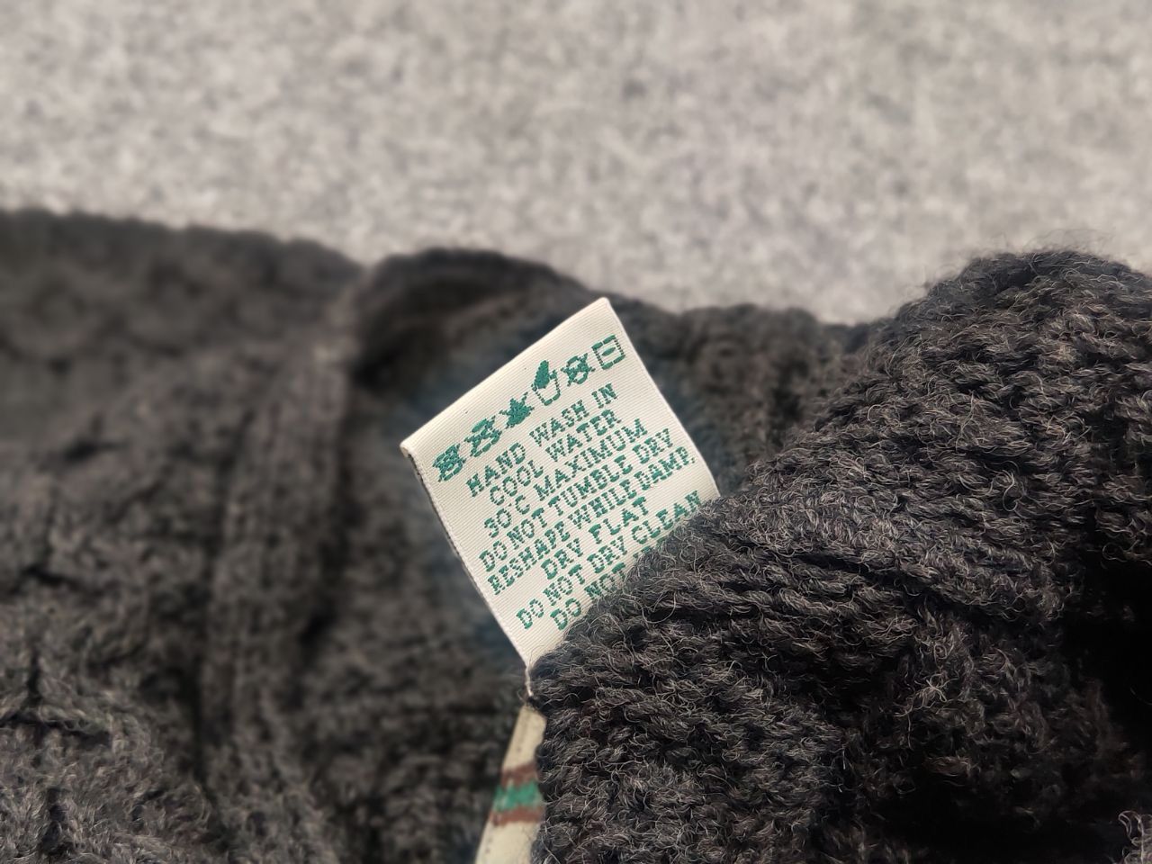 Aran Crafts Aran Crafts Vintage wool Zip Hoodie Knit Cable Gray Sweater Size S / US 4 / IT 40 - 14 Thumbnail