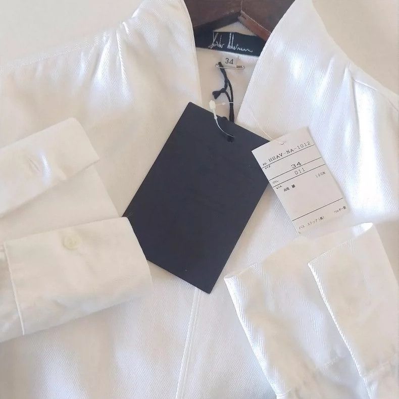 Haider Ackermann Haider Ackermann size 34 White shirt with long sleeves Size US M / EU 48-50 / 2 - 5 Thumbnail