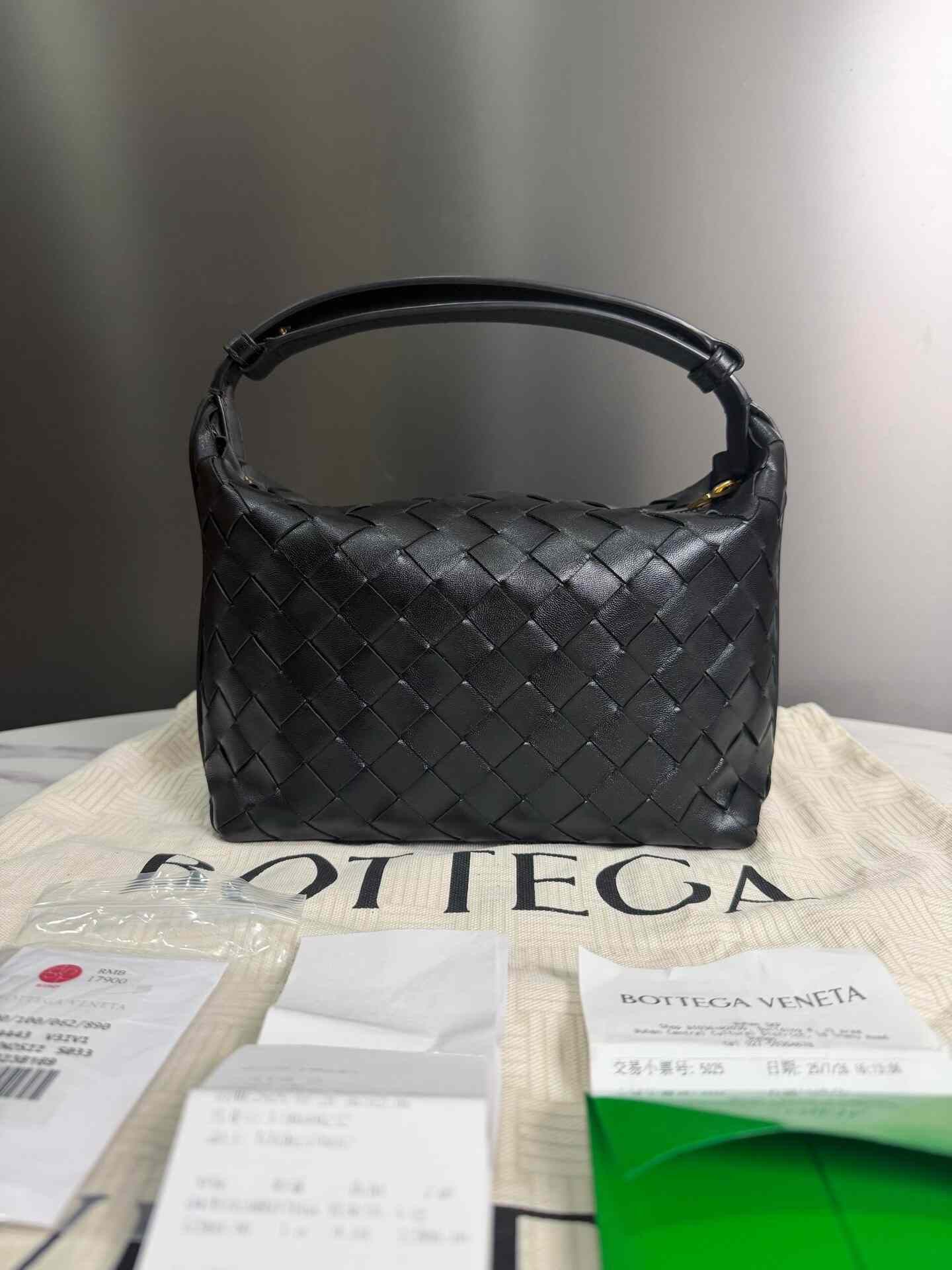 Bottega Veneta Pre-loved Bag Very good condition Size ONE SIZE - 1 Thumbnail