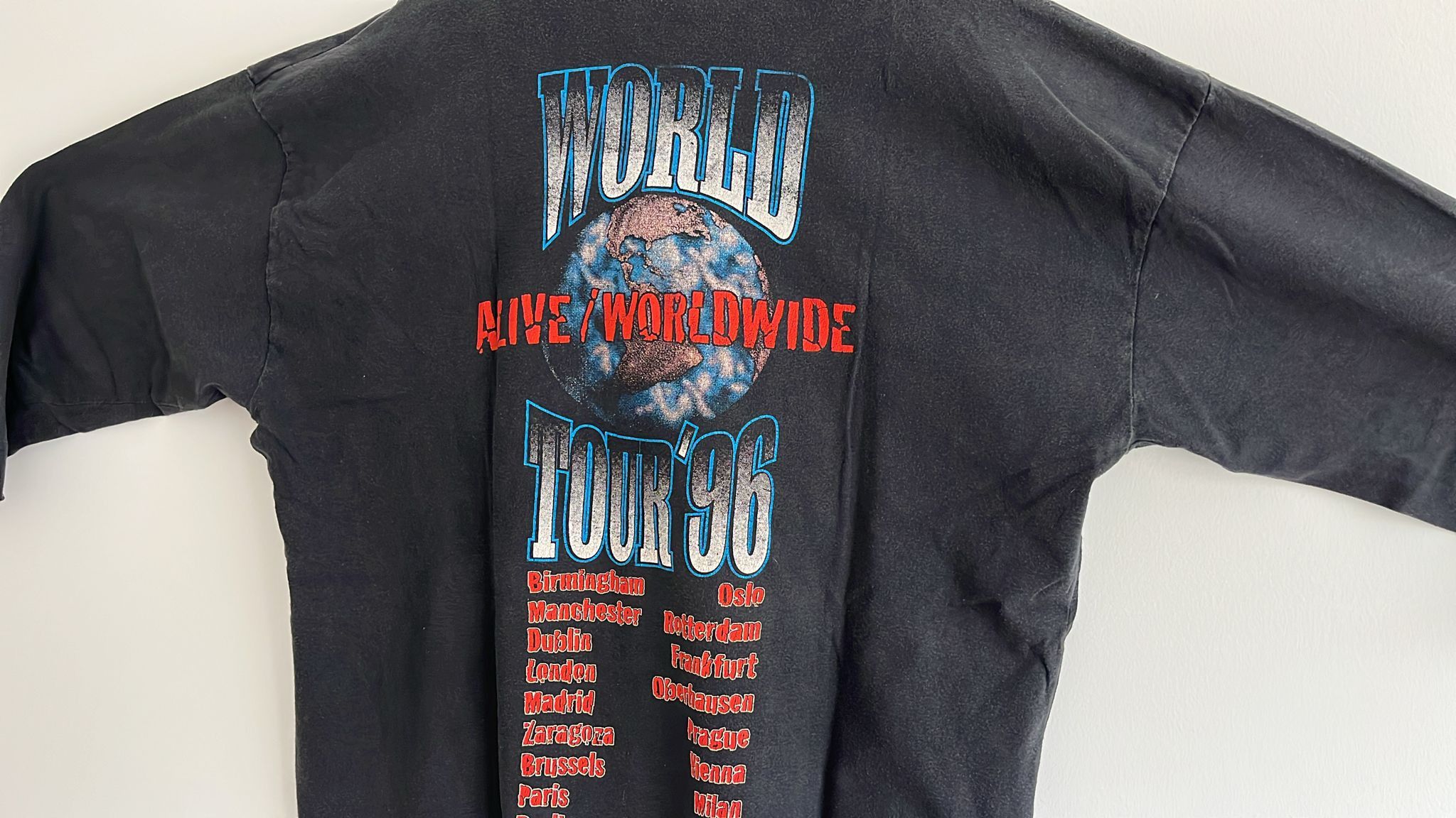 Vintage Lot 2 Vintage 90s Kiss 1996 Ace Frehley Tour Tee shirt XL Size US XL / EU 56 / 4 - 11 Thumbnail