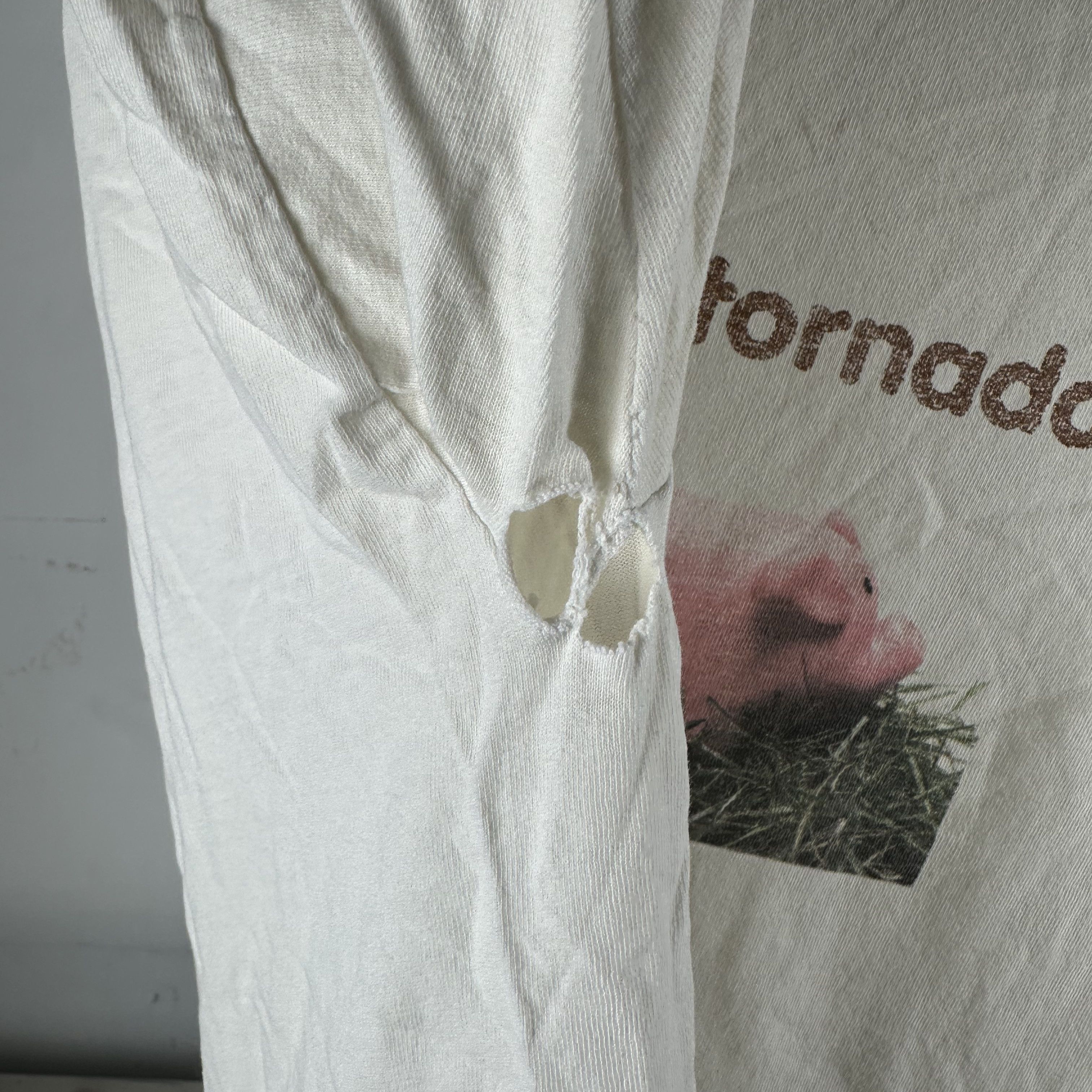Vintage Vintage 2002 The Pork Tornadoes Pork Tour Band T-shirt Size US XL / EU 56 / 4 - 9 Thumbnail