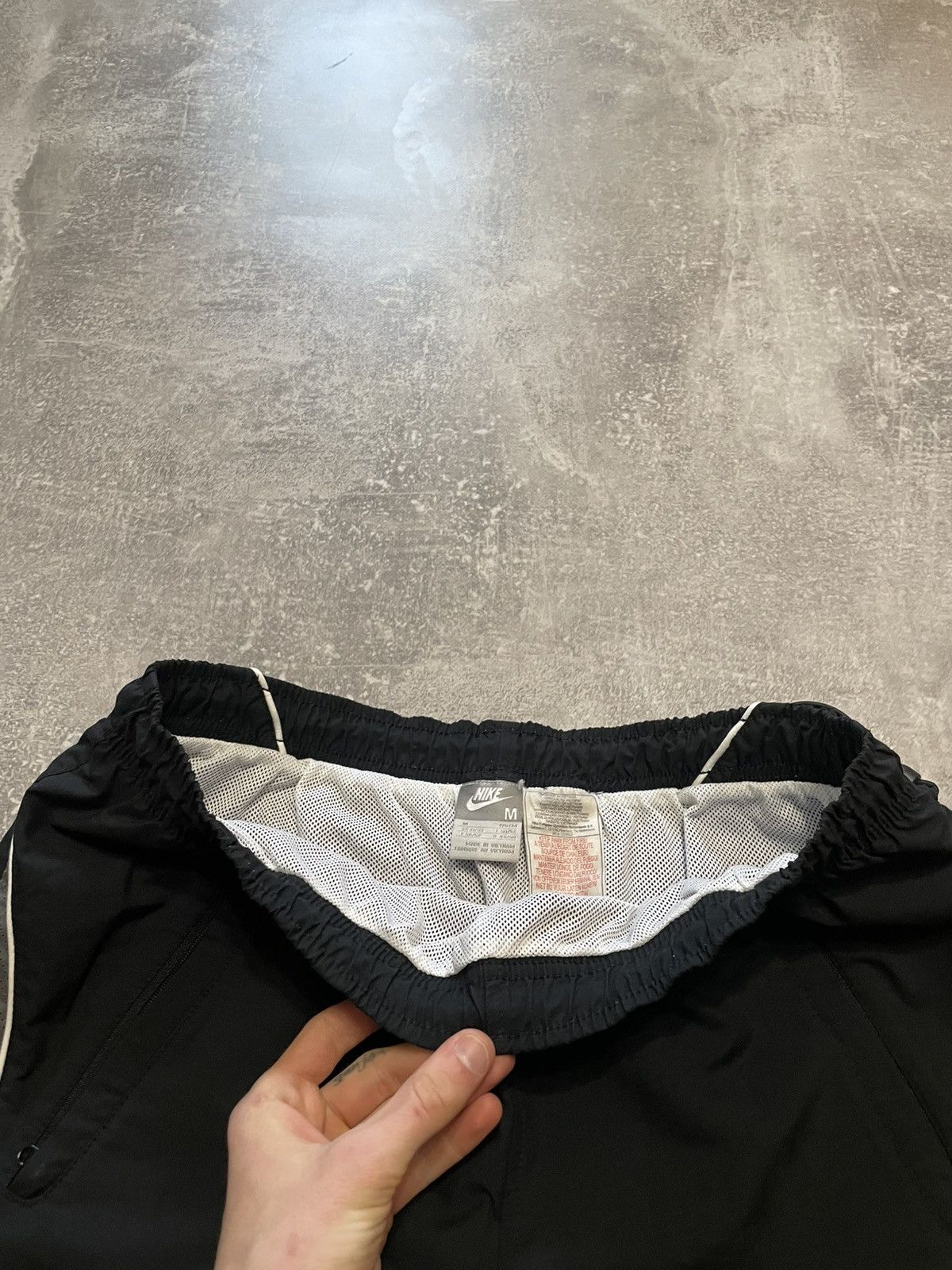 Nike × Vintage Vintage Nike Black Nylon Parachute Shorts Y2K Size M Size US 32 / EU 48 - 8 Thumbnail