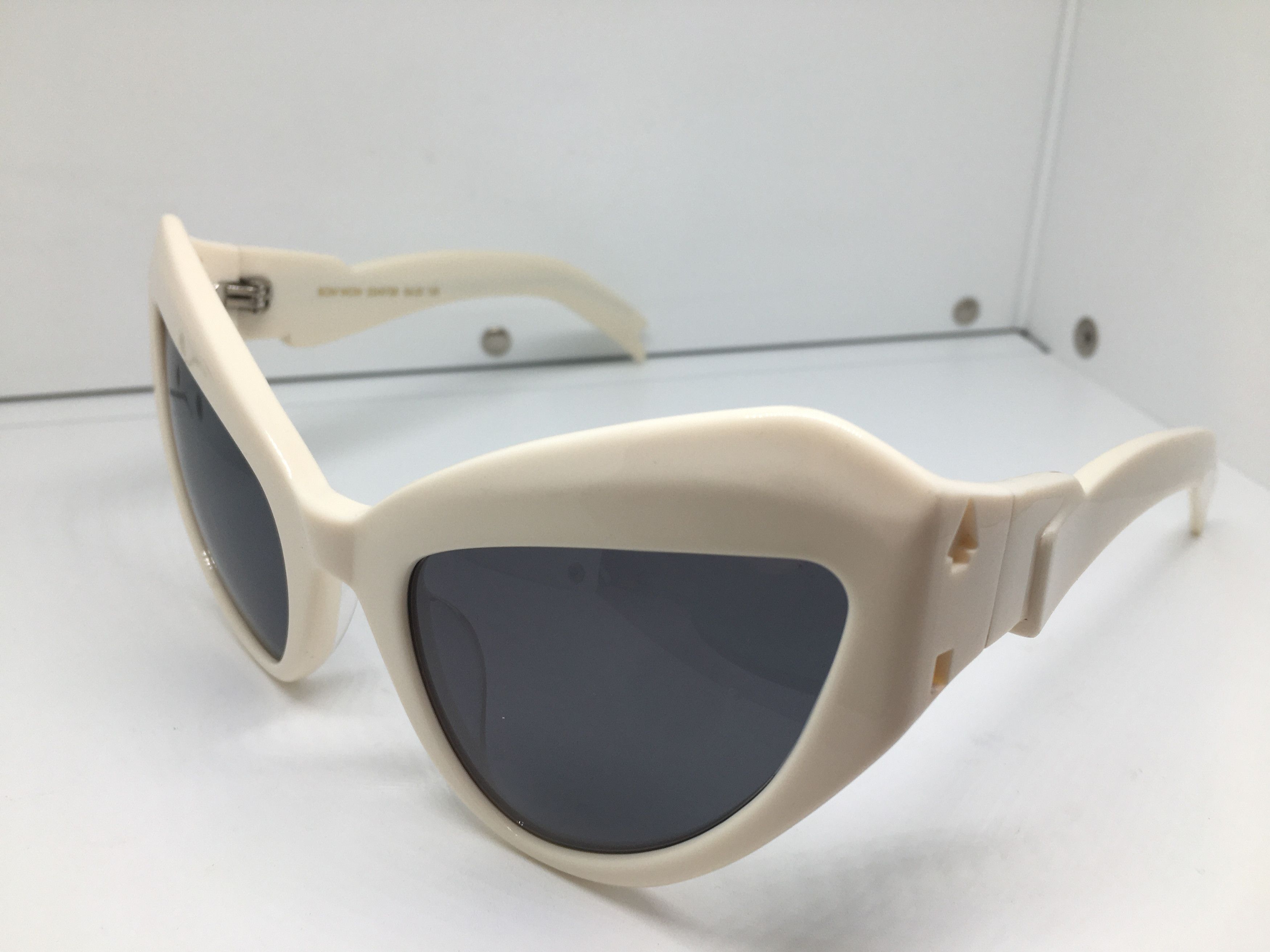 Karen Walker Karen Walker White Cat Eye Oversize Sunglasses Frame Size ONE SIZE - 3 Thumbnail