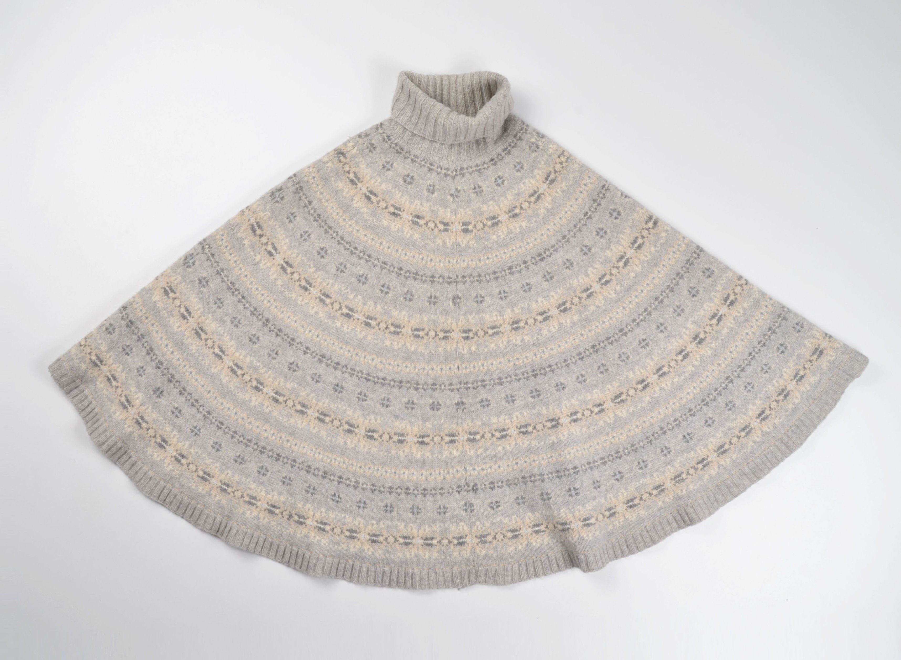 Ralph Lauren Ralph Lauren Lambswool Fair Isle Knit Turtleneck Poncho Cape Size ONE SIZE - 4 Thumbnail