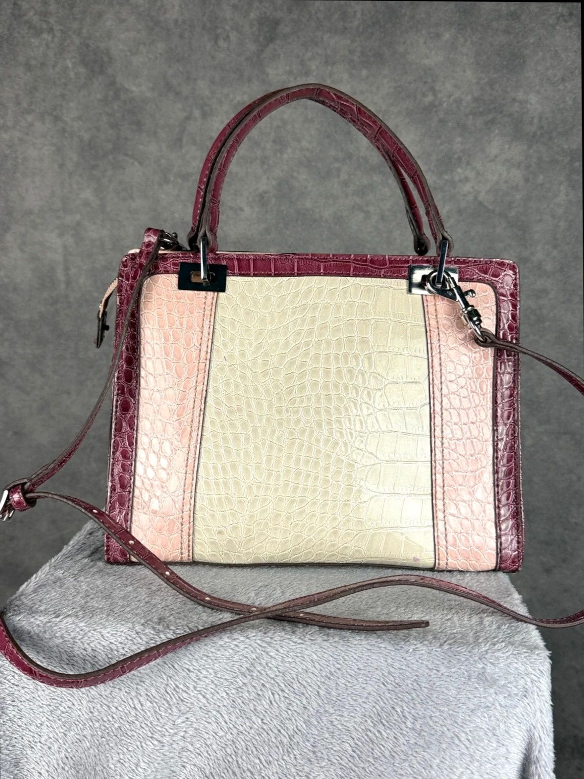 Guess Guess Handbag Pink Purple Croc Pattern Buckle Size ONE SIZE - 6 Thumbnail