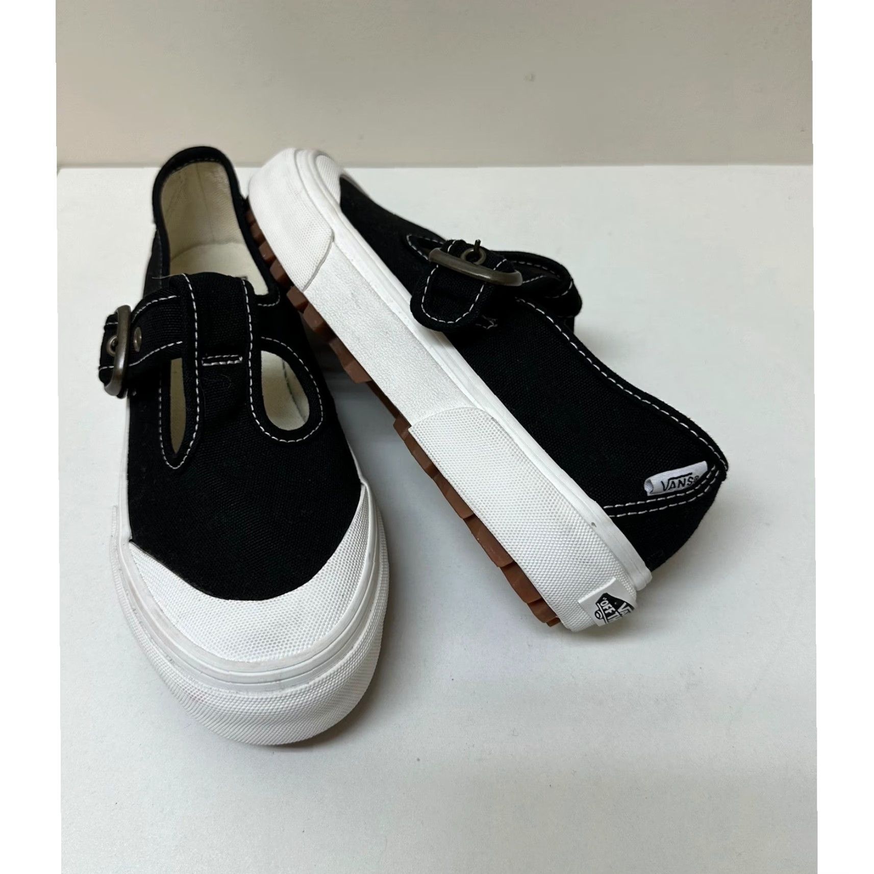 Vans VANS Mary Jane Black Canvas Sneakers Women's 6.0 Buckle Strap Flat Canvas Casual Shoes Men’s 4.5 Winter Fall Spring Summer Women’s Shoes Size US 6 / IT 36 - 2 Thumbnail