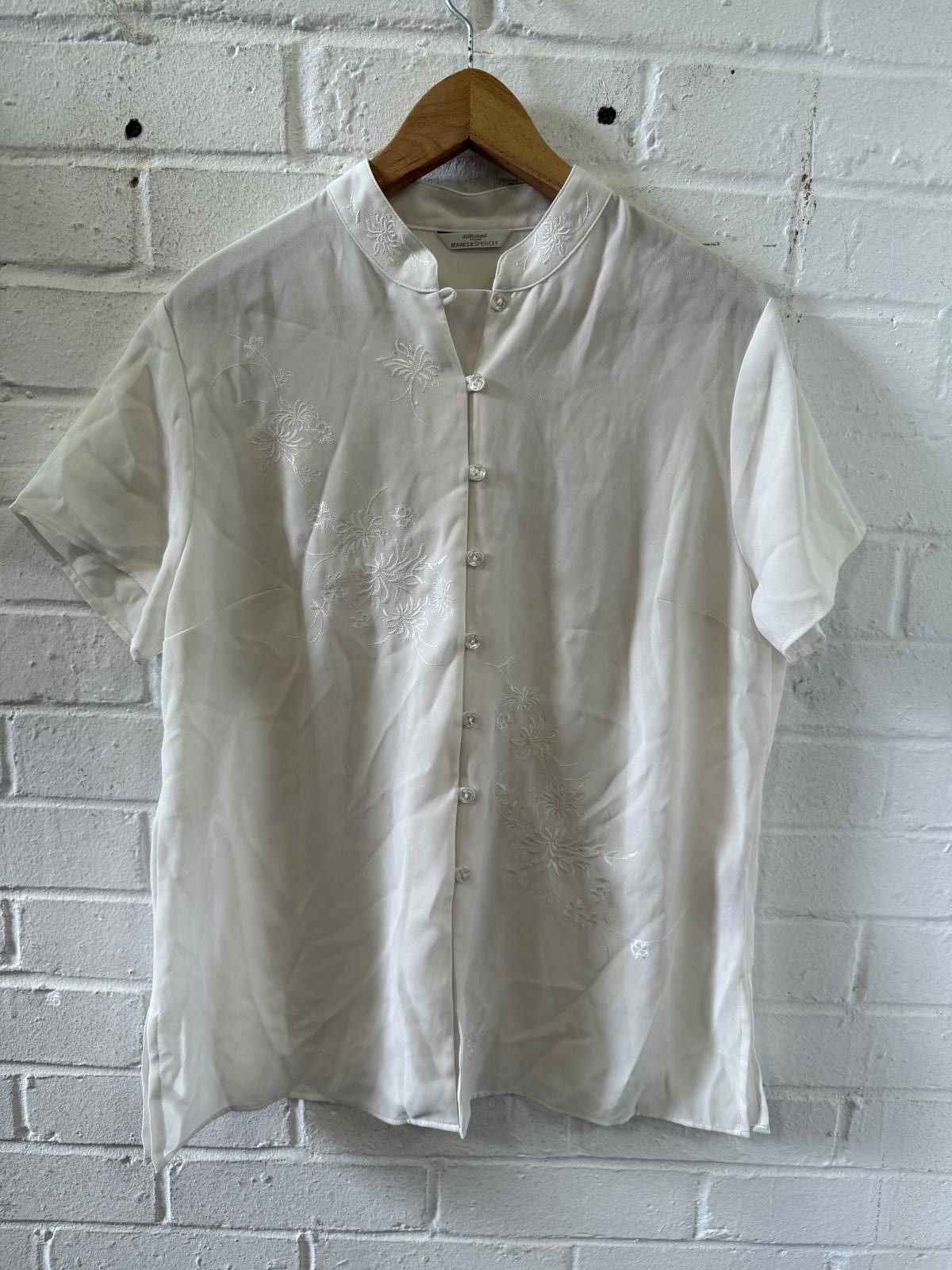 Designer Elegant White Short-Sleeve Blouse with - Size UK 16 Size XL / US 12-14 / IT 48-50 - 1 Thumbnail