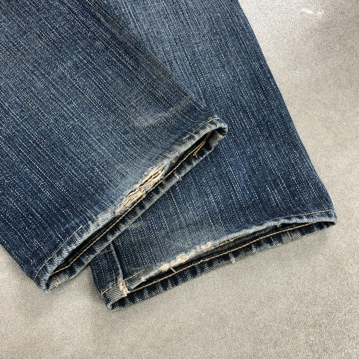 Japanese Brand × Sugar Cane 🇯🇵 Vintage Sugar Cane Onikiwa Distressed Faded Selvedge Jeans Size US 27 - 14 Thumbnail