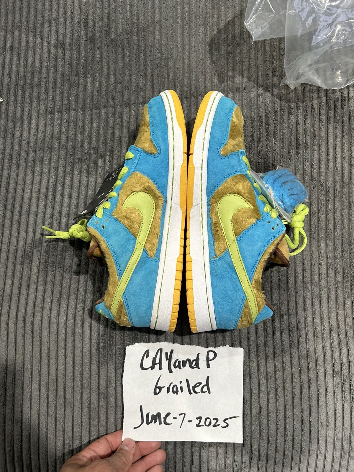 Vintage NIKE SB BABY BEAR Size US 11 / EU 44 - 4 Thumbnail