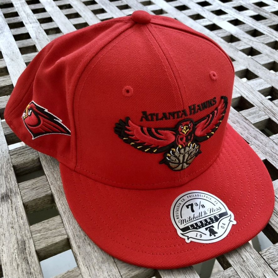 Mitchell & Ness Atlanta Hawks 90s Retro Logo Patch NBA HWC Fitted Hat 7 3/8 Size ONE SIZE - 1 Thumbnail