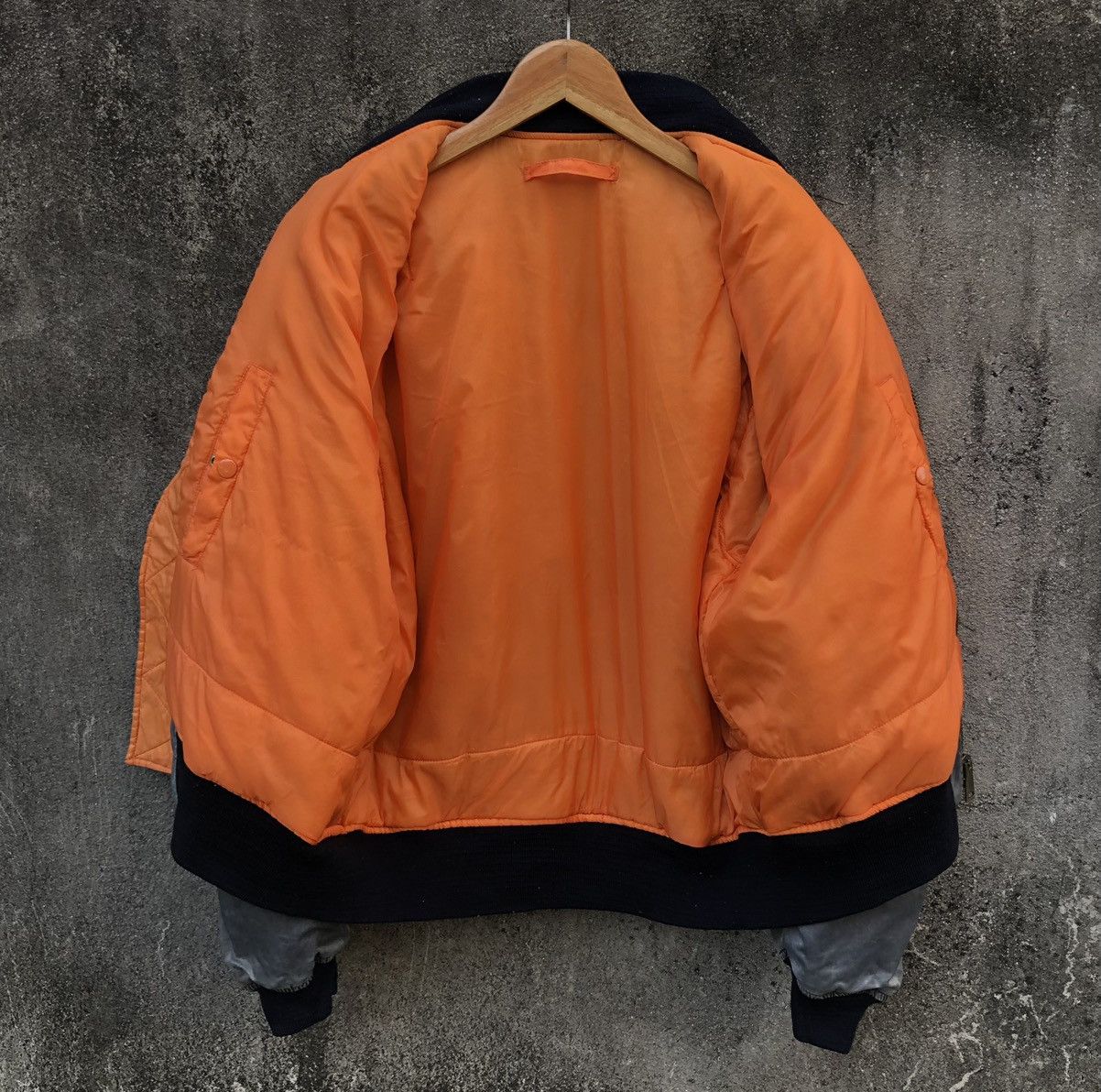 Vintage Vintage Sun Faded Flyers Man Intermediate Ma-1 Bomber Jacket Size US L / EU 52-54 / 3 - 13 Thumbnail