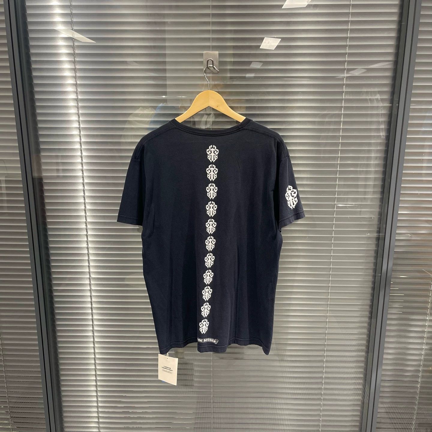 Chrome Hearts Chrome Hearts Black Sword Scroll Back Print Short Sleeve XL Size XL / US 12-14 / IT 48-50 - 1 Thumbnail
