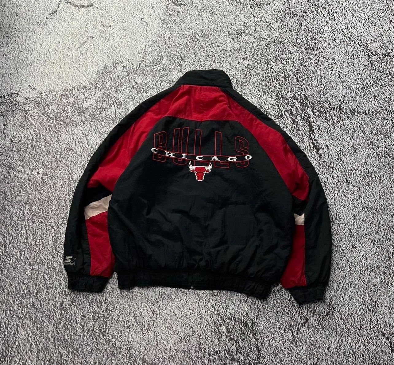 image of Chicago Bulls x Starter Vintage in Black Red, Men's (Size XL)