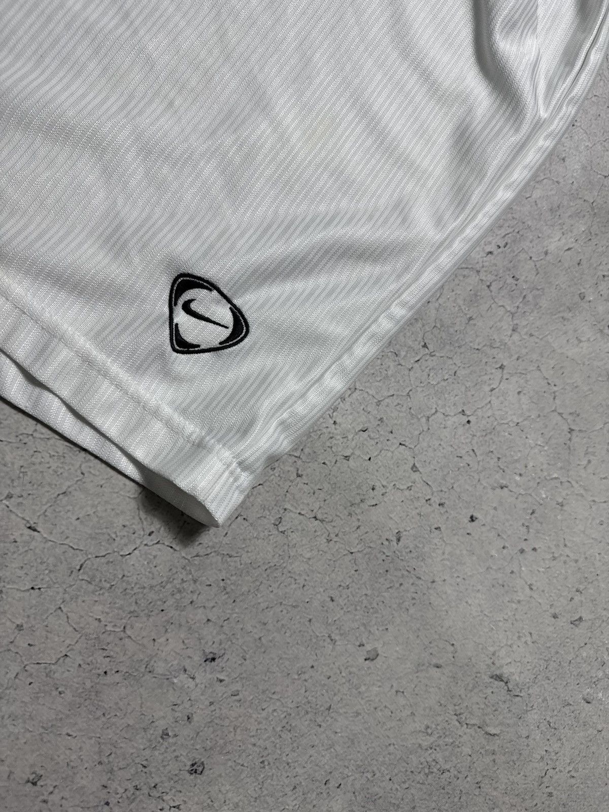 Nike Nike Vintage Shorts White Drill Swoosh Y2K Size US 38 / EU 54 - 2 Thumbnail