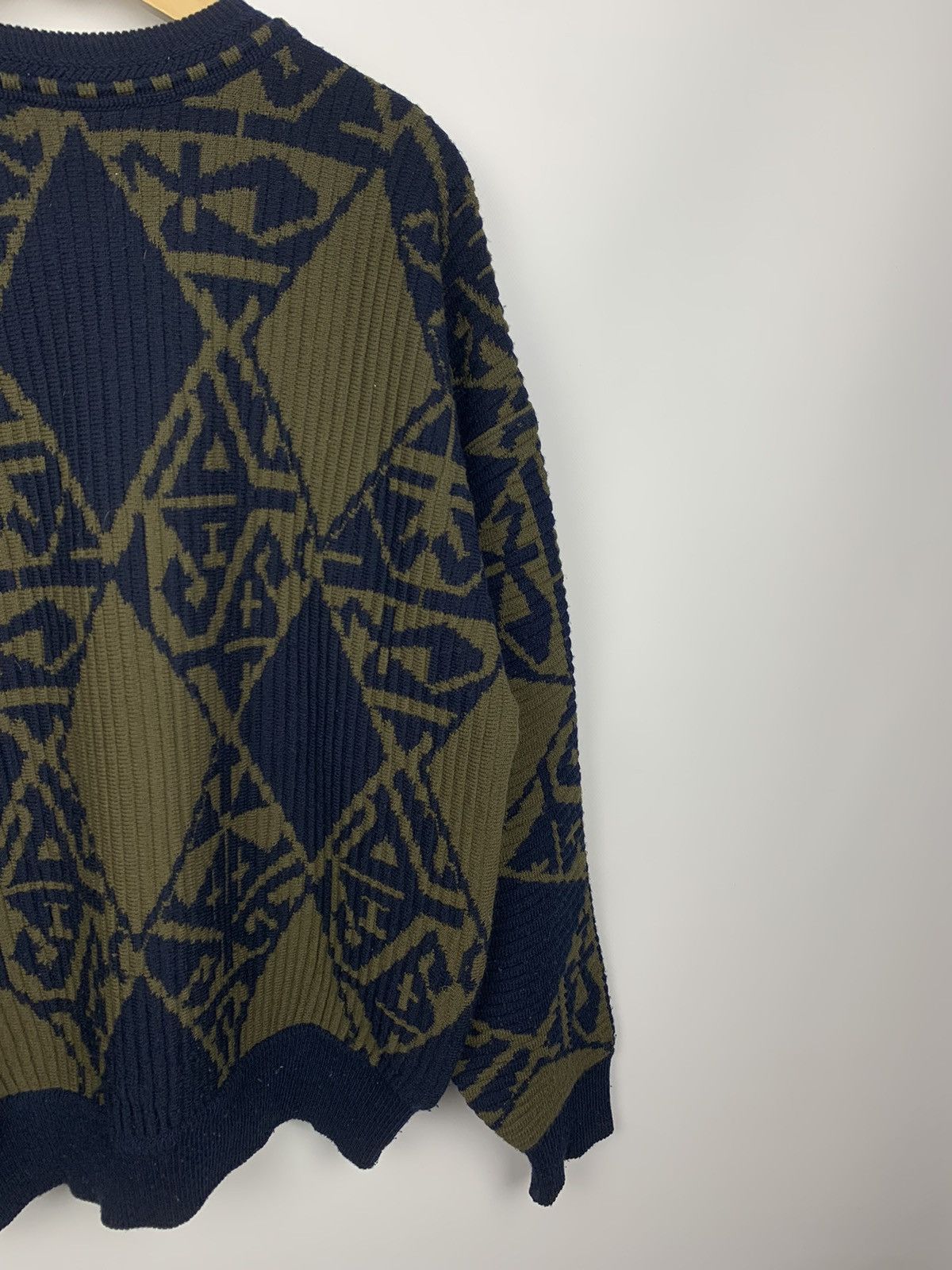 Carlo Colucci Vintage Carlo Colucci 3D Knit Wool Sweater Geometric Size 52 Size US L / EU 52-54 / 3 - 11 Thumbnail