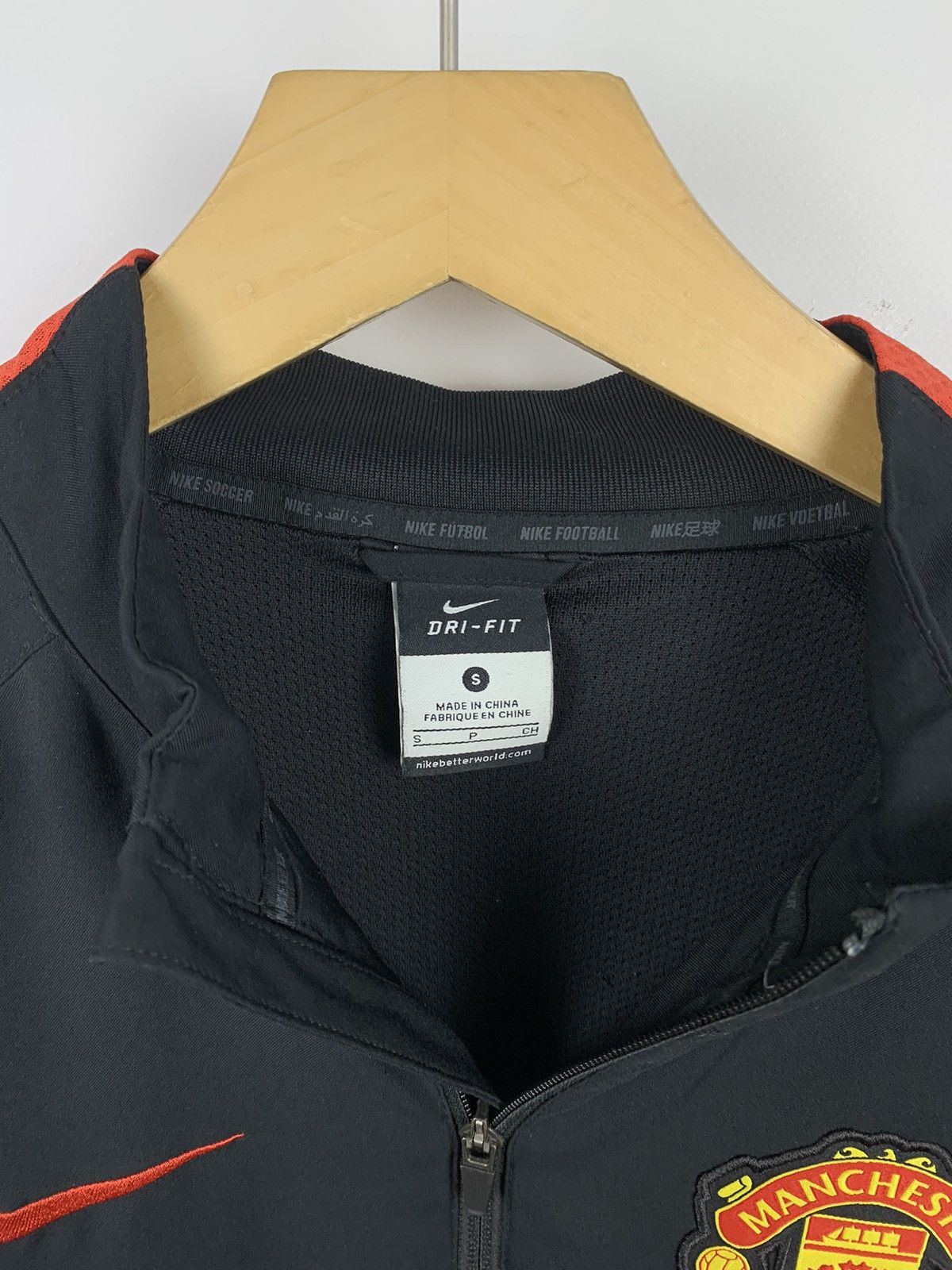 Nike Nike Manchester United Soccer Football Nylon Track Jacket Size US S / EU 44-46 / 1 - 6 Thumbnail