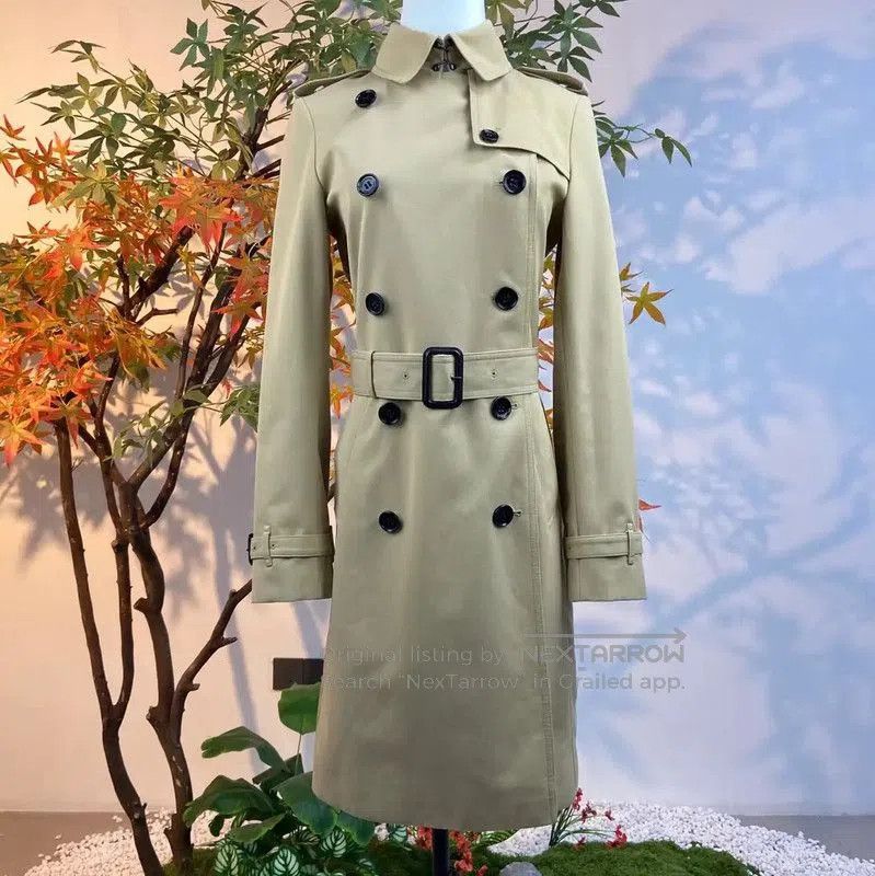 Burberry Burberry Women's Khaki Trench Coat M Size. Size M / US 6-8 / IT 42-44 - 1 Thumbnail