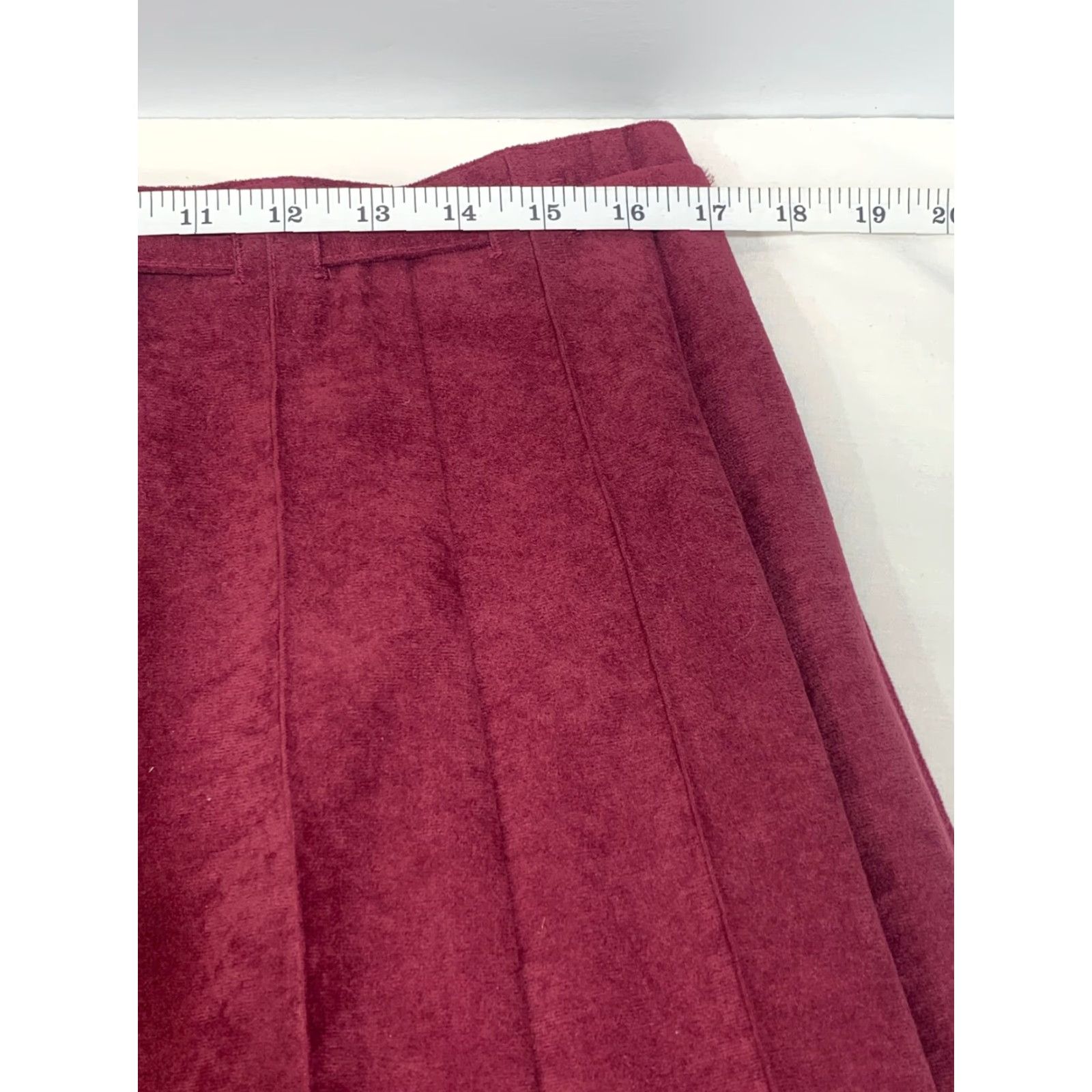 Vintage VINTAGE Koret of California Women's Skirt Knee Length Suede Burgundy 1960s Size 14 Feminine Pencil/Straight Womens Size 36" / US 14 / IT 50 - 6 Thumbnail