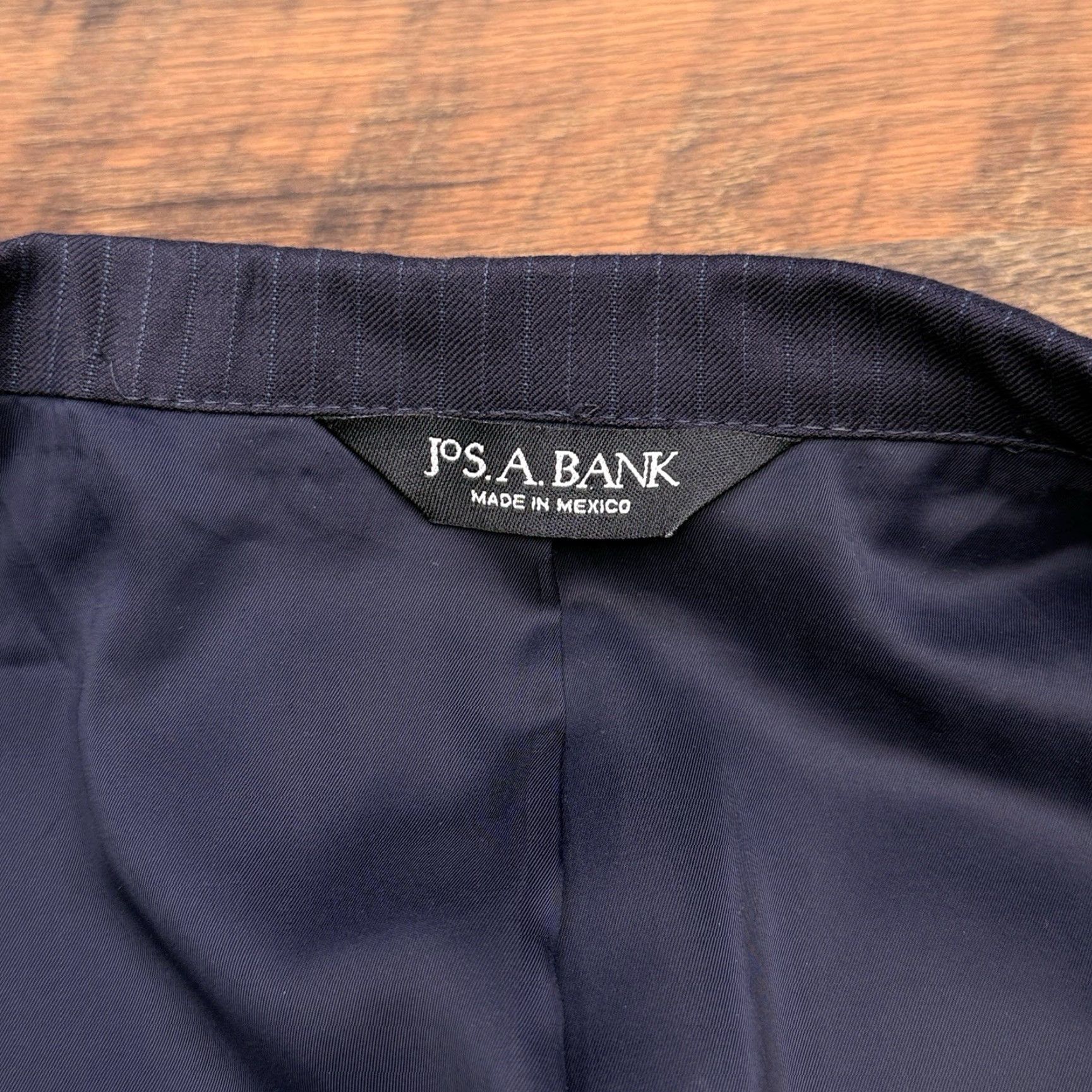 Jos. A. Bank Jos. A. Bank Travelers Collection Suit Jacket 42R Navy Wool Slim Blazer Size 42R - 5 Thumbnail