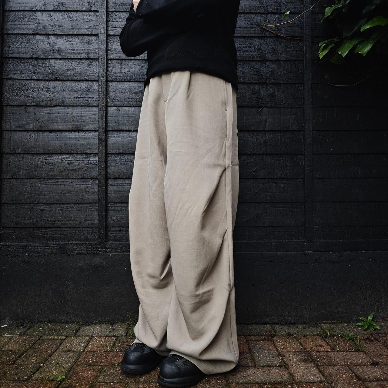 Other Japanese Beige Wide Leg Pleated Trousers Size US 32 / EU 48 - 2 Thumbnail
