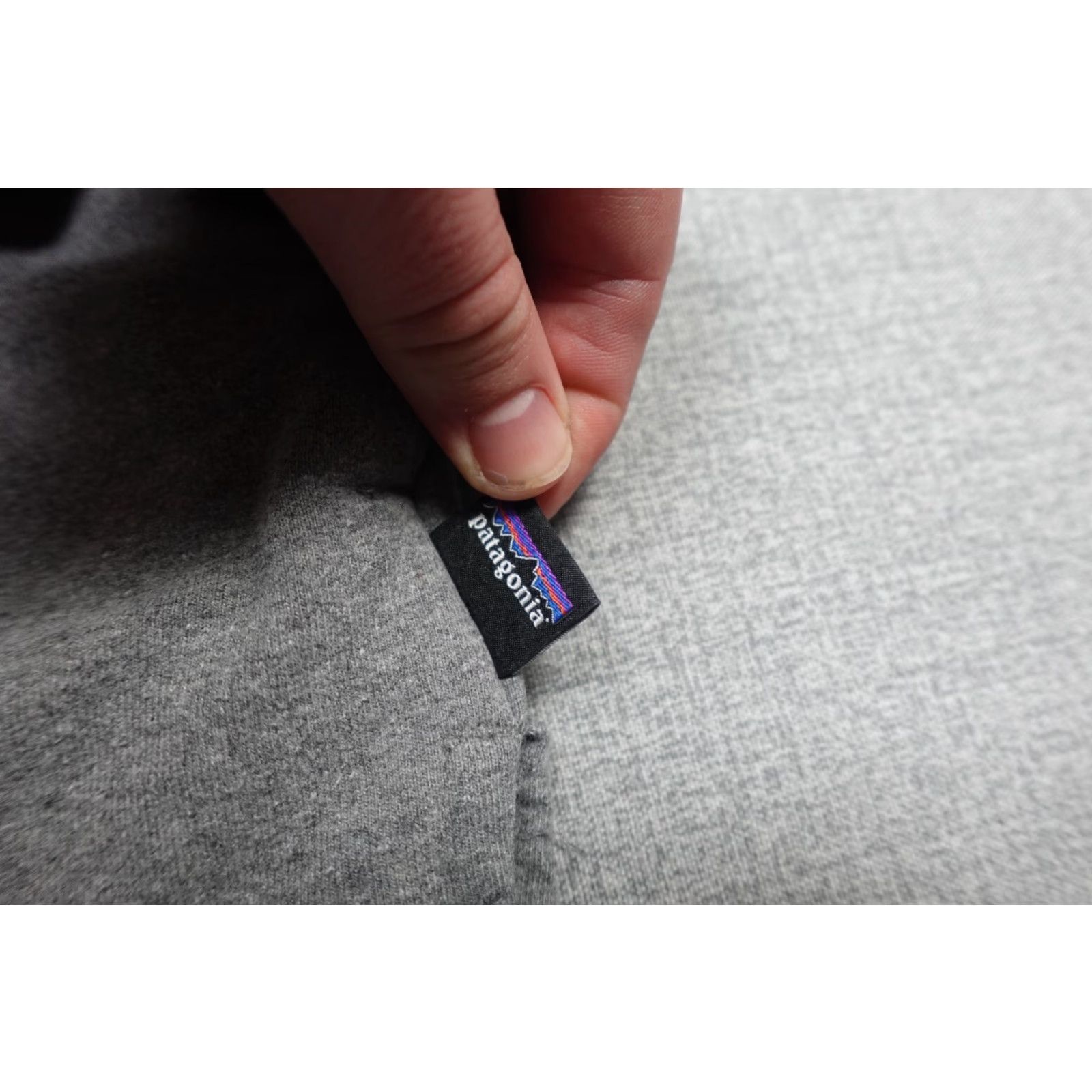Patagonia Patagonia Sweatshirt Womens Medium Gray Logo Hooded Pullover Zip Fleece Size M / US 6-8 / IT 42-44 - 4 Thumbnail