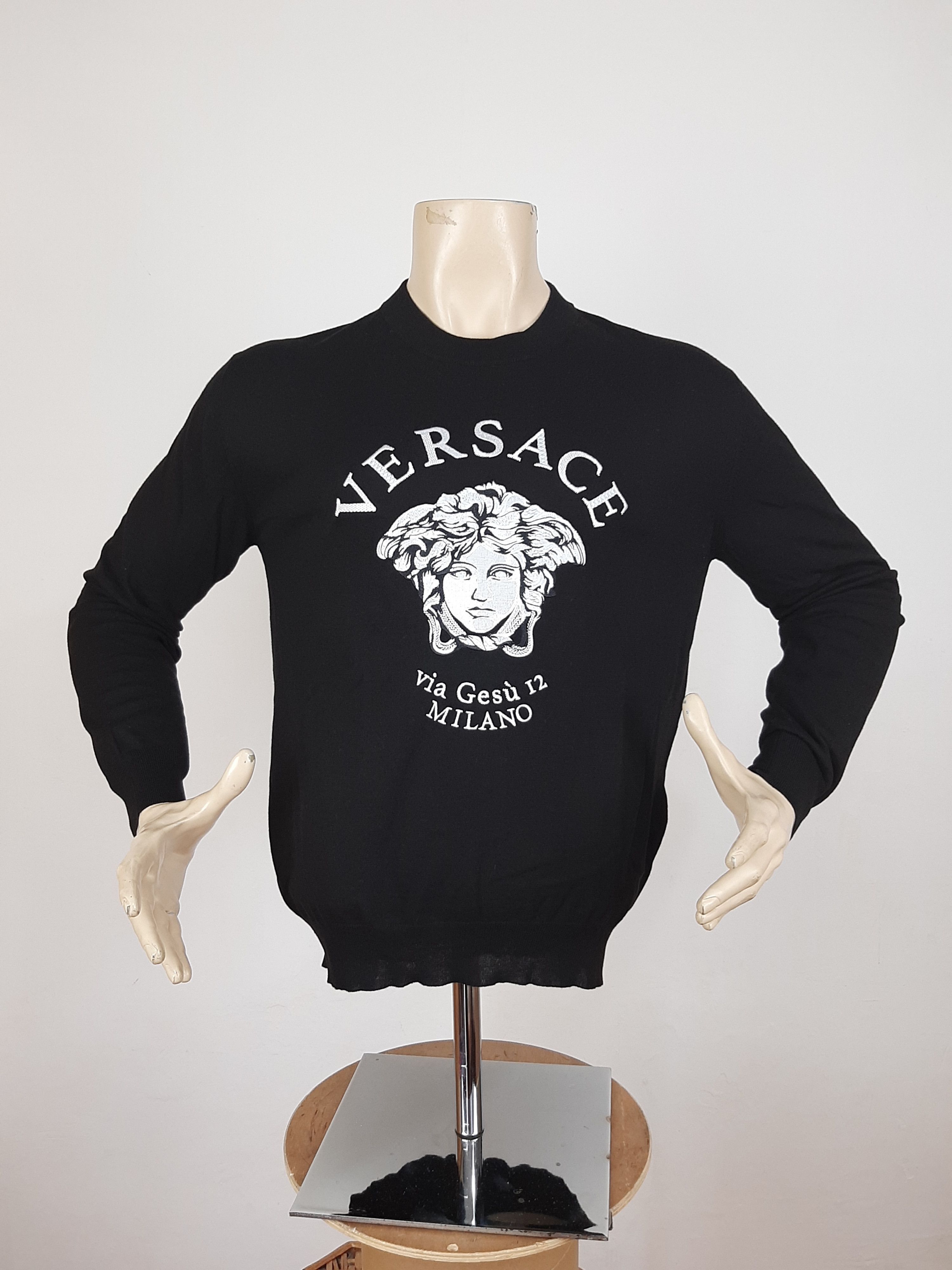 Versace Versace Medusa Via Gesu Milano Sweater Black Men's Size 48 M Size US M / EU 48-50 / 2 - 3 Thumbnail