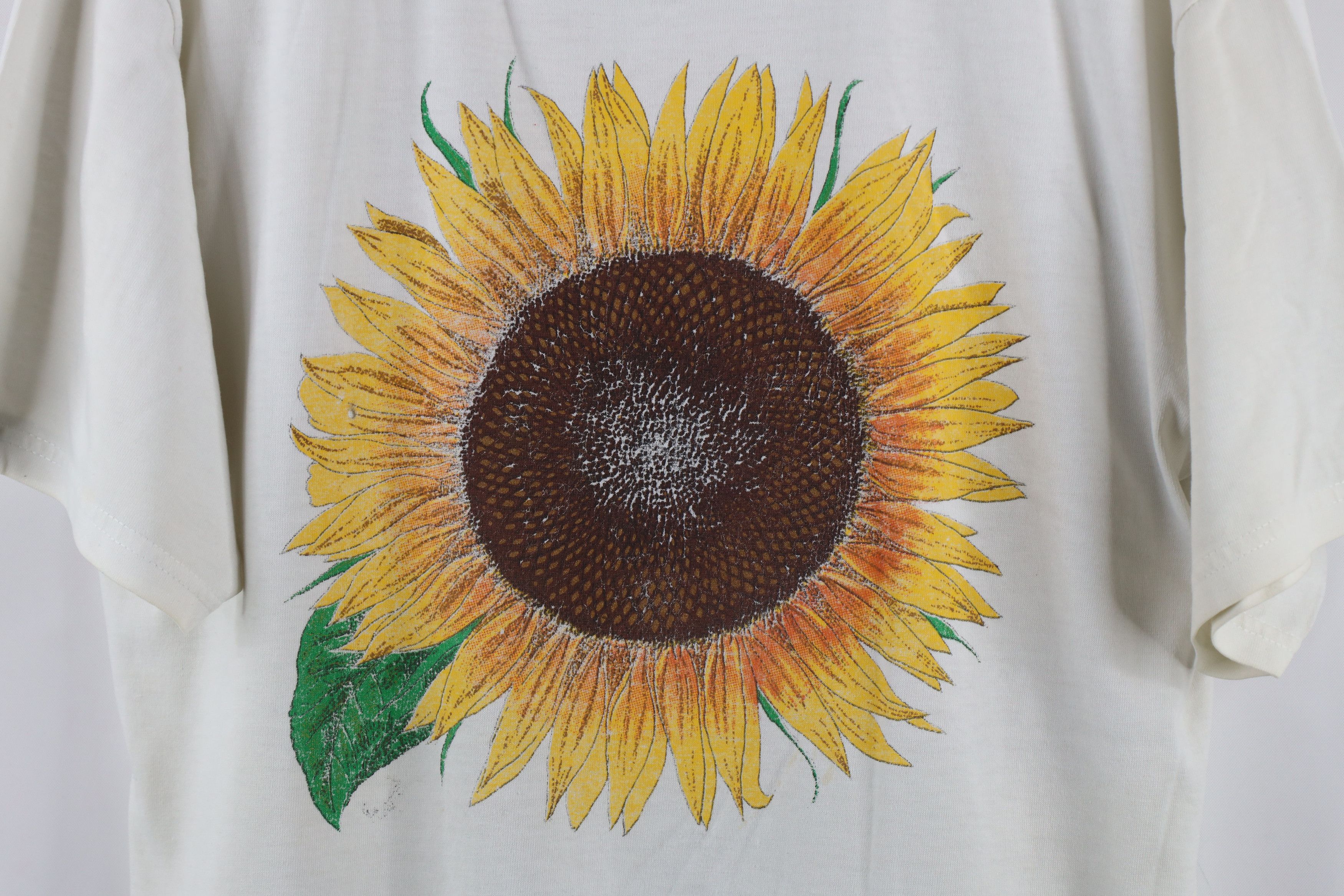 Vintage Vintage 90s Streetwear Nature Sunflower T-Shirt White Size L / US 10 / IT 46 - 4 Thumbnail