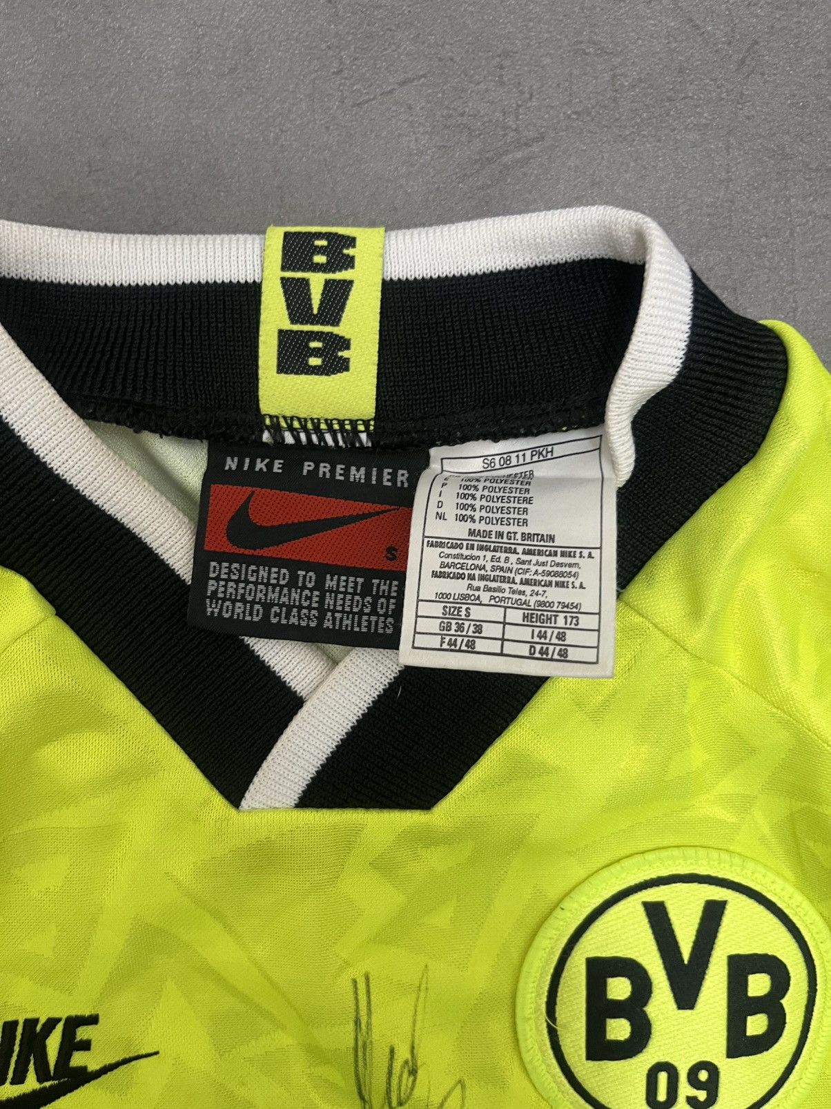 Other Vintage Borussia Dortmund 1995 1996 signed home longsleeve Size US S / EU 44-46 / 1 - 5 Thumbnail