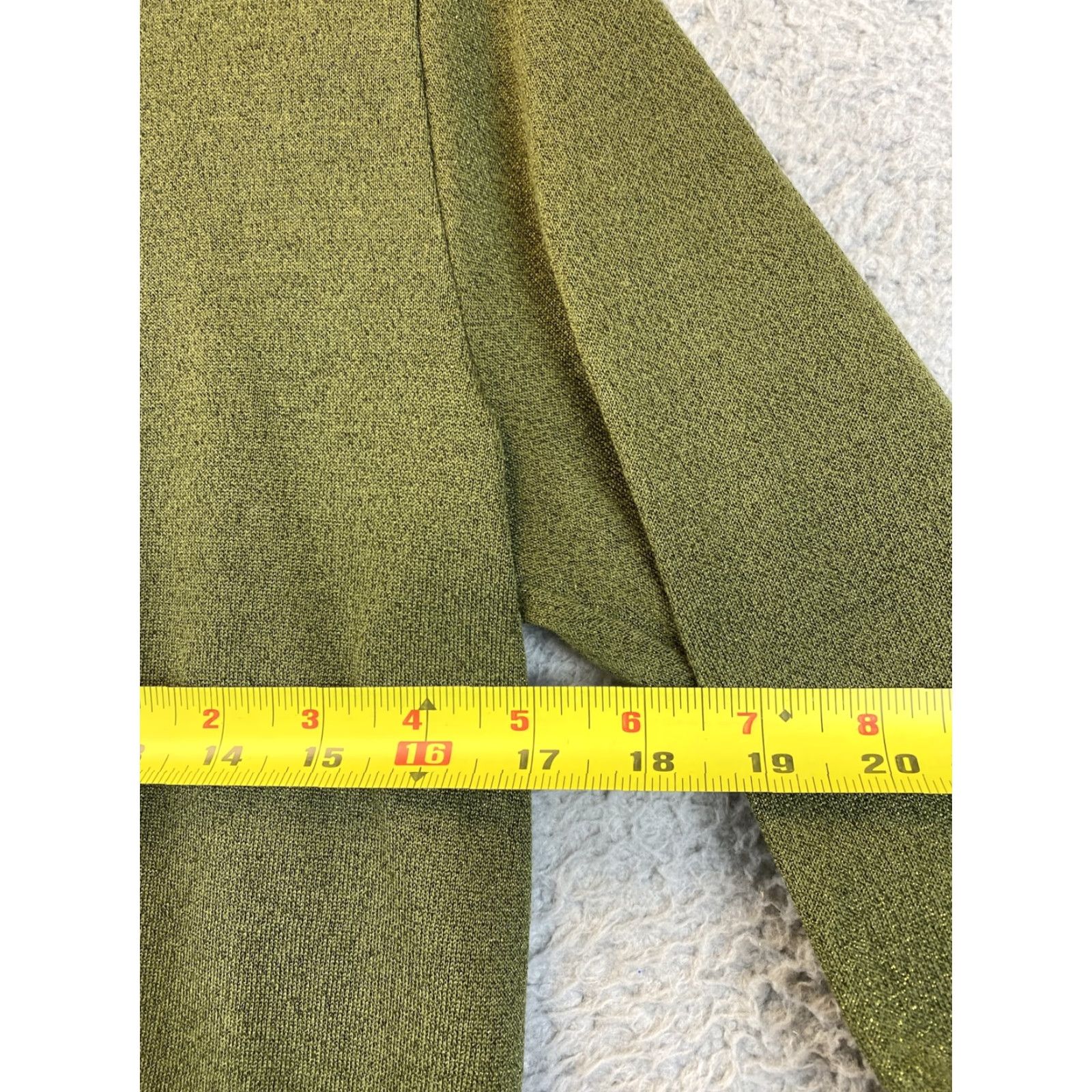 J.Crew J.CREW Women’s M Olive Green Glitter Sparkle Bell Sleeve Top 75-17 Bell Sleeve Blouse Lightweight Glitter Green Olive M Women’s J.CREW Size M / US 6-8 / IT 42-44 - 5 Thumbnail