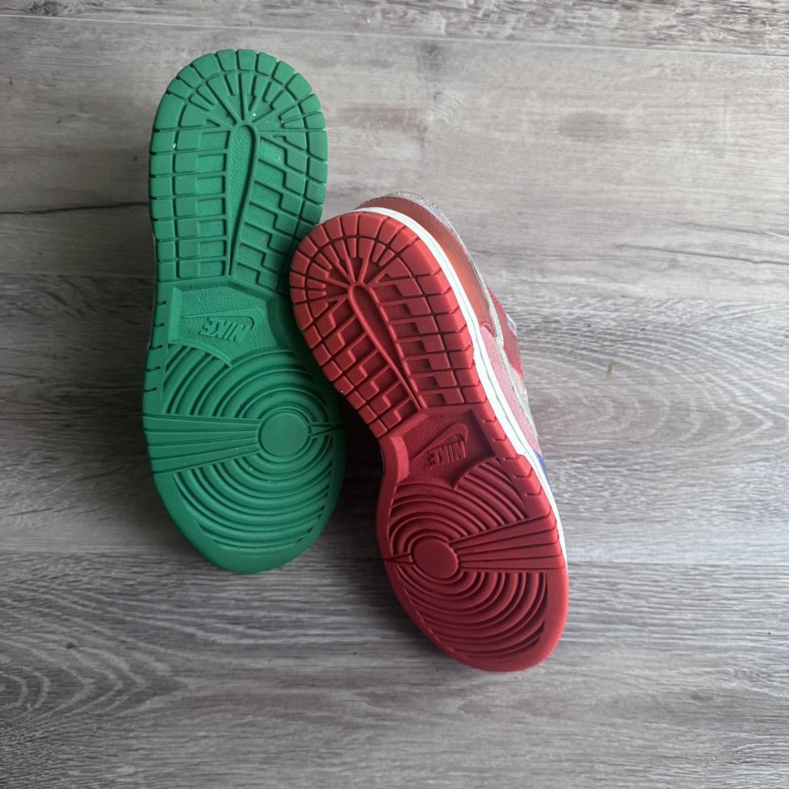 Nike NIKE • Dunk Low "Sunset Pulse" (5.5M) Size US 5.5 / EU 38 - 6 Thumbnail
