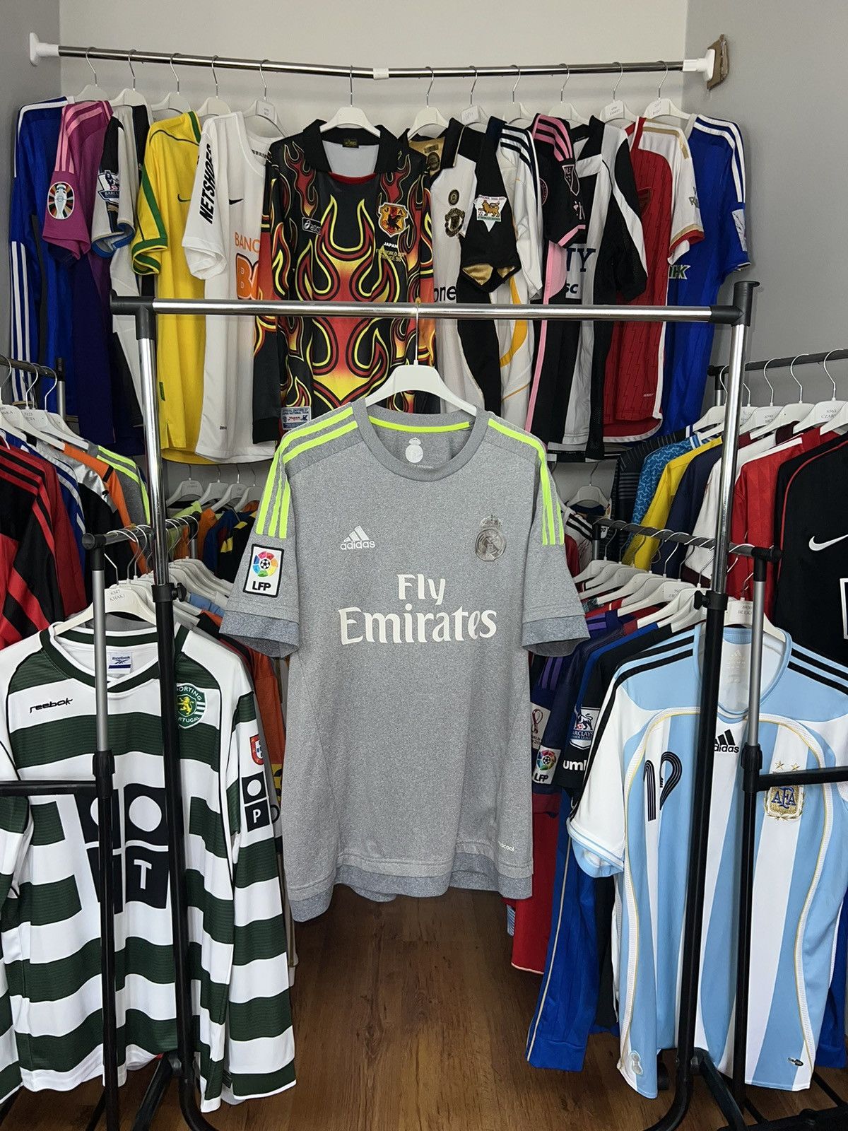 Adidas Jersey Adidas Real Madrid 2015/16 Size US L / EU 52-54 / 3 - 1 Thumbnail