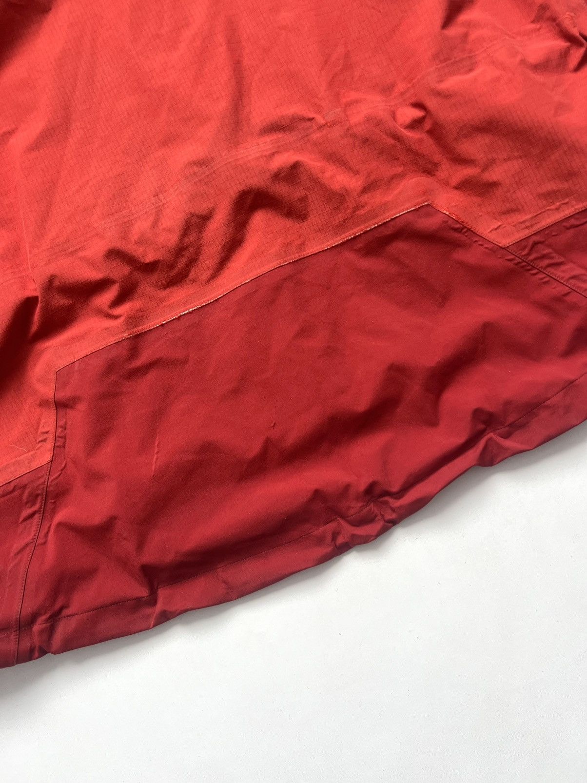 Arc'teryx 🔥Vintage 2004 Arcteryx Theta SV Sangria Red Gore-Tex Jacket Size US XL / EU 56 / 4 - 17 Thumbnail