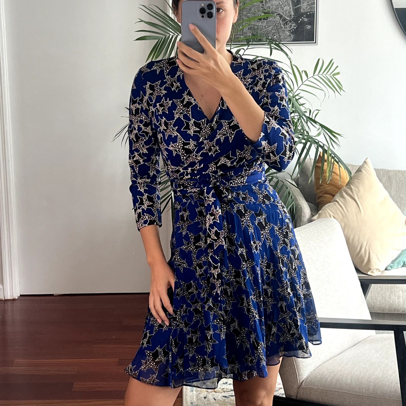 Diane von Furstenberg DVF Diane von Furstenberg Irina Silk Wrap Dress Blue Star Size M / US 6-8 / IT 42-44 - 10 Thumbnail