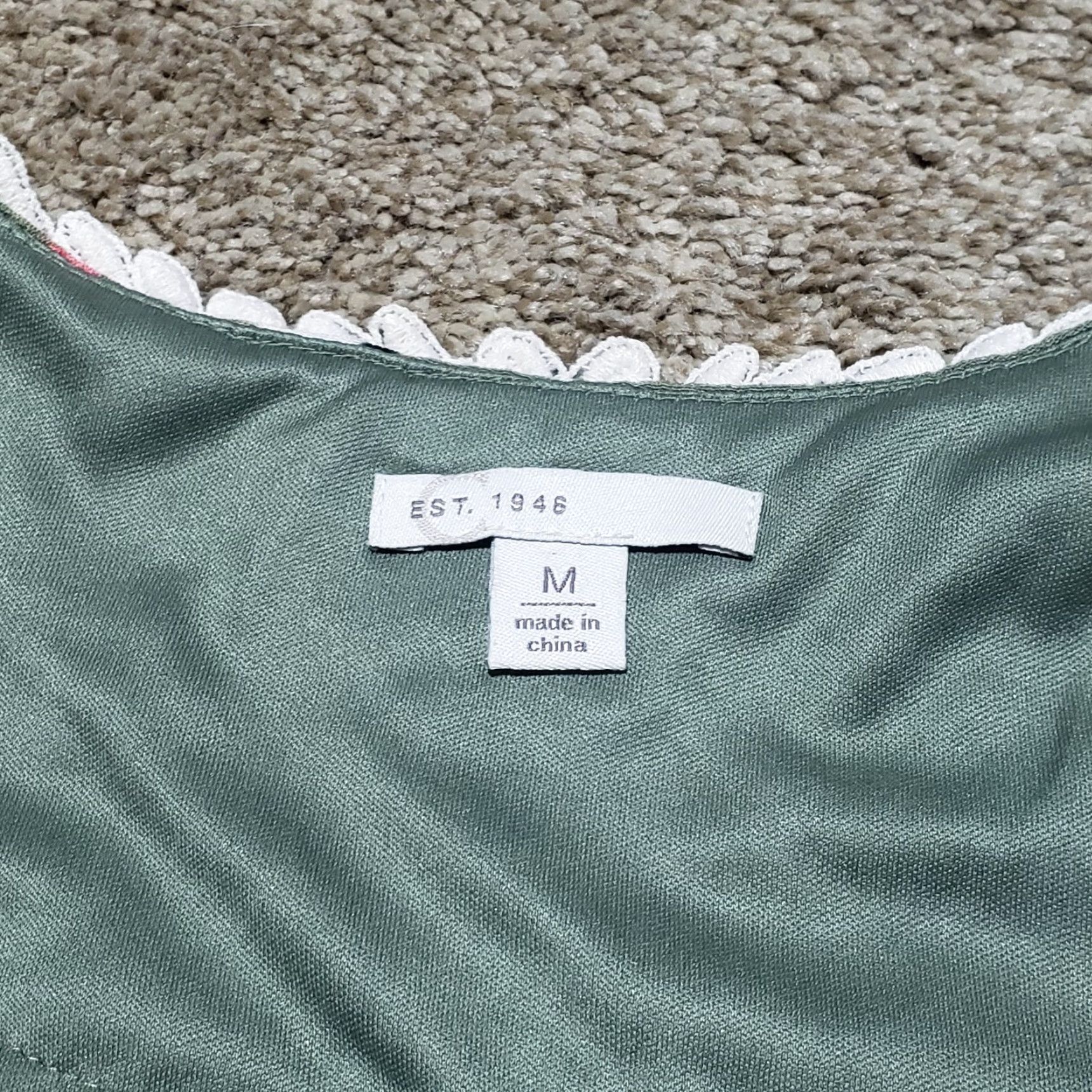 Vintage EST. 1946 Shirt Blouse Women's M Floral Green Polyester Crew Neck Casual Sleeve Size M / US 6-8 / IT 42-44 - 3 Thumbnail