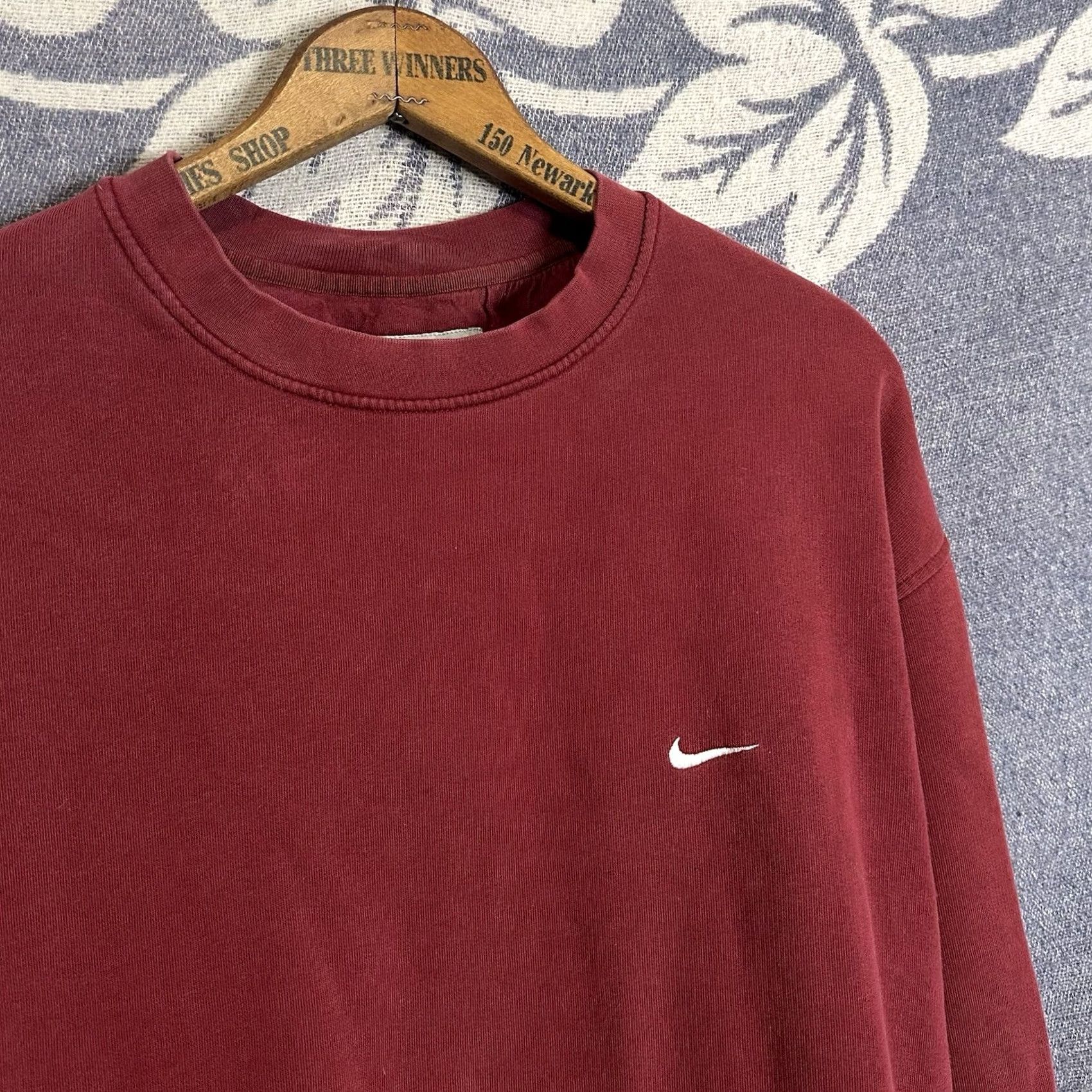 Nike VINTAGE Nike Sweatshirt Crewneck Swoosh Logo 2XL Maroon Red Men Sleeves Long Embroidered 90s Sports Pullover Size US XXL / EU 58 / 5 - 2 Thumbnail