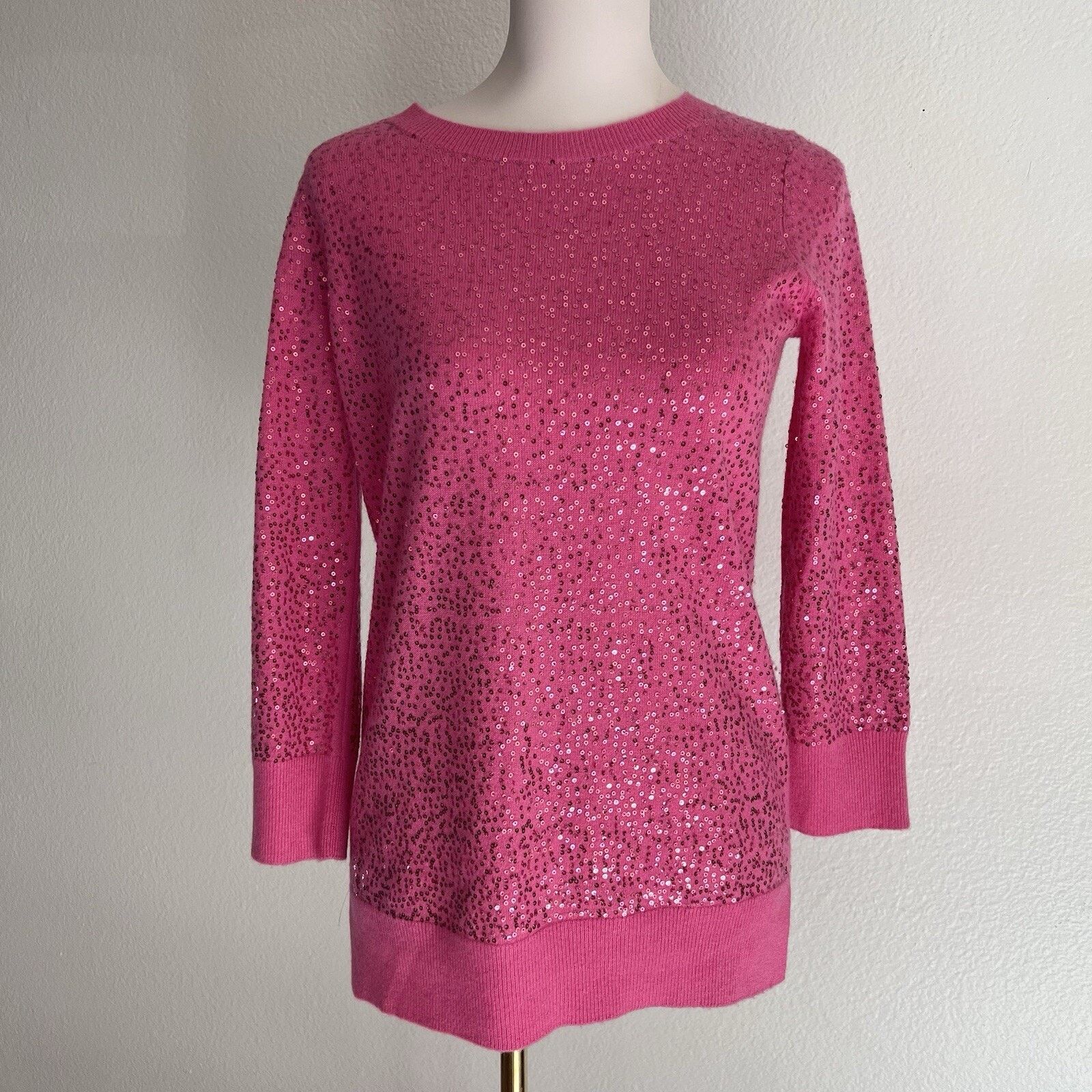 Neiman Marcus 100% Cashmere XS Neiman Marcus Pink Sequin Long Sleeve Size XS / US 0-2 / IT 36-38 - 1 Thumbnail