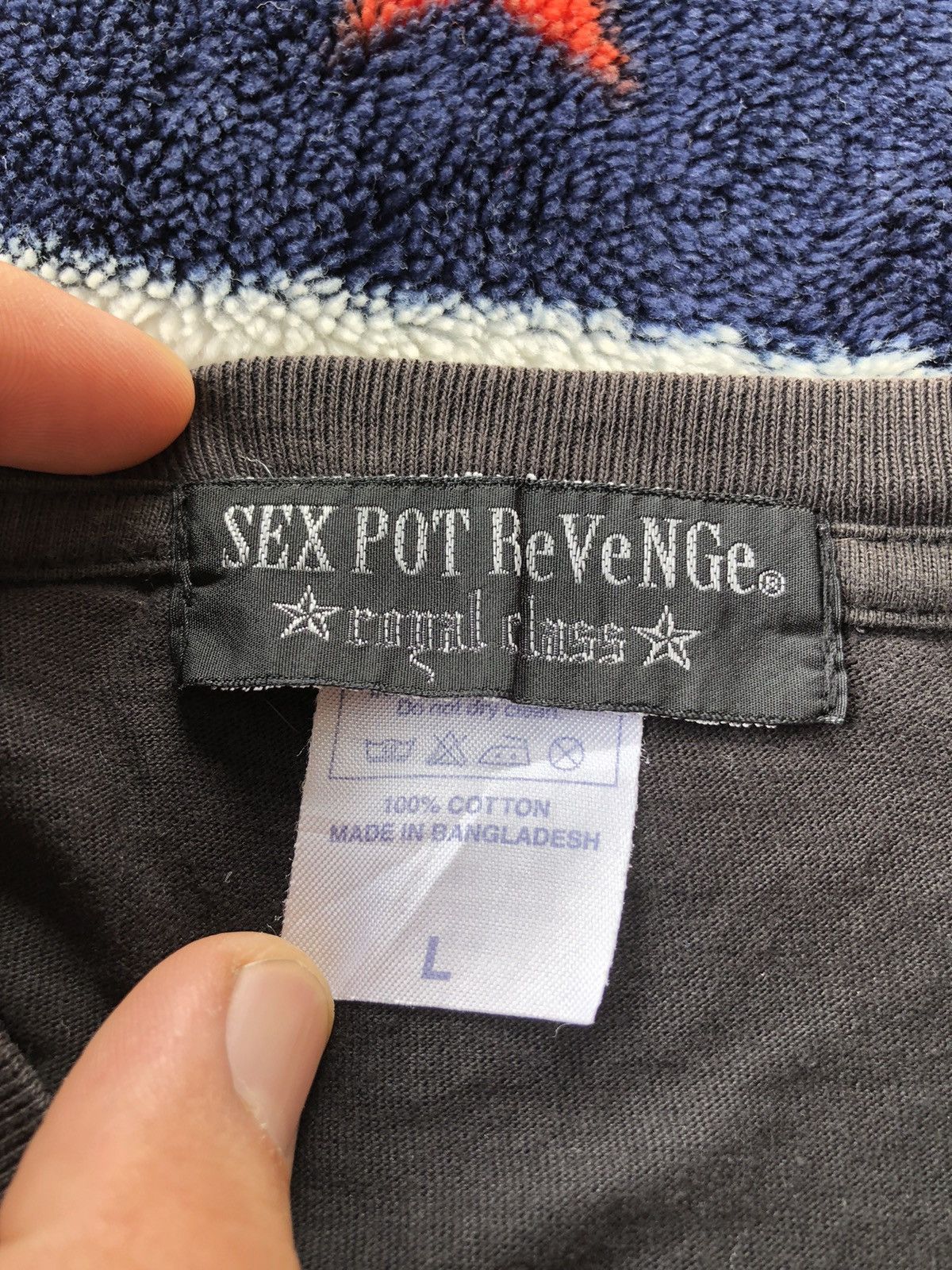 Japanese Brand Vintage Sex Pot Revenge Royal Class Shirt Tee Size US L / EU 52-54 / 3 - 11 Thumbnail