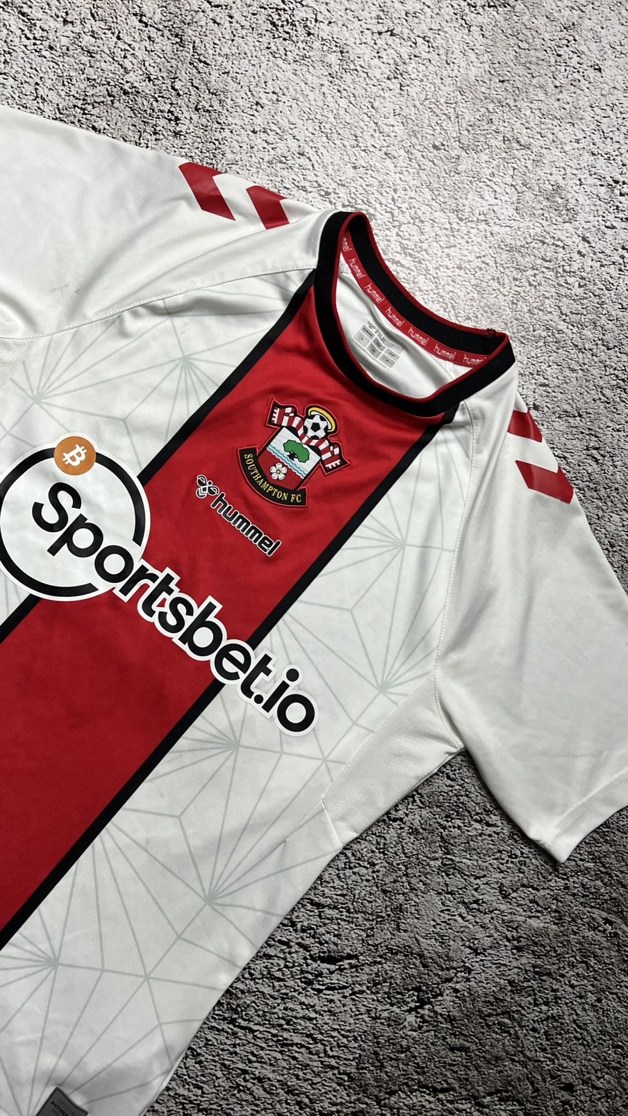Hummel 2022-2023 Lyanco Vojnovic Southampton hummel jersey Size US S / EU 44-46 / 1 - 3 Thumbnail