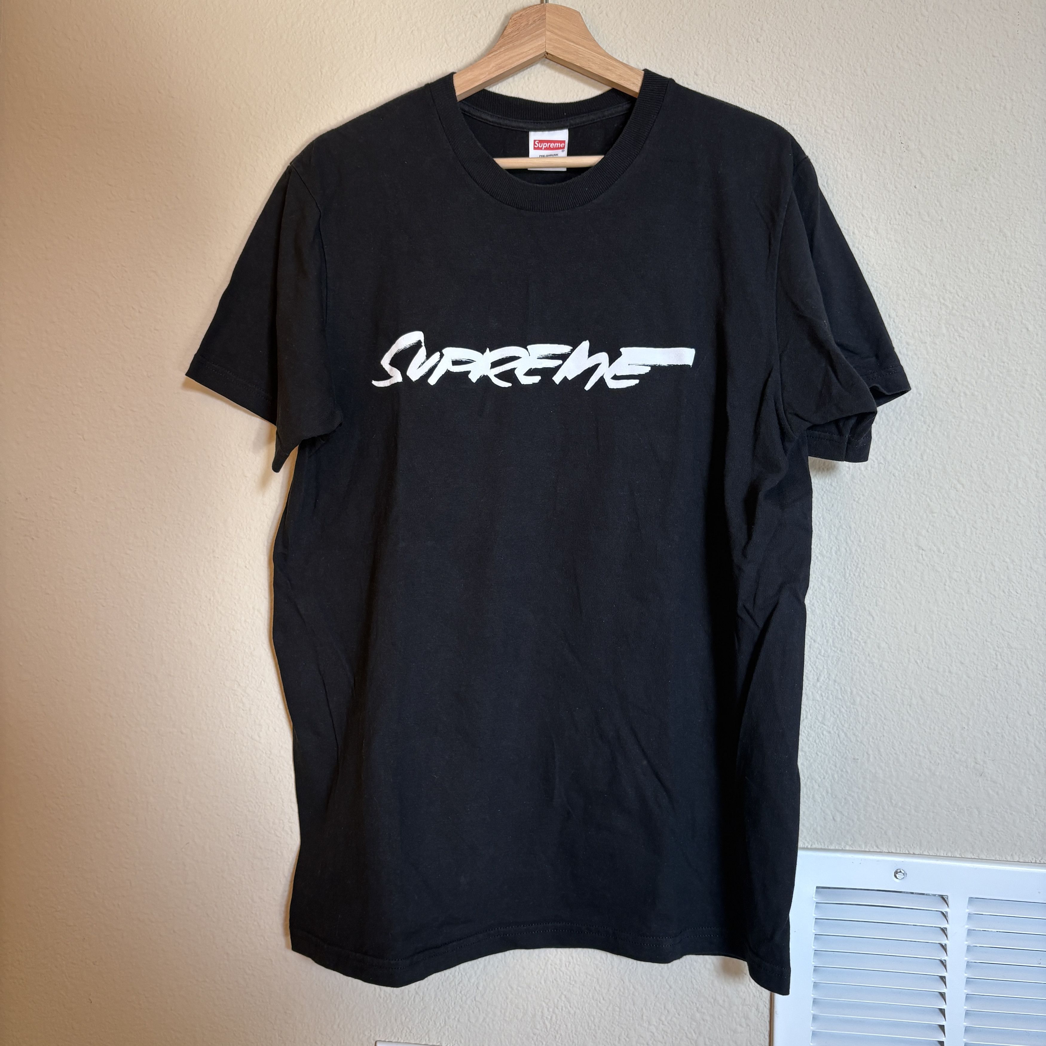 Supreme Supreme Futura Logo Tee Size US M / EU 48-50 / 2 - 1 Thumbnail